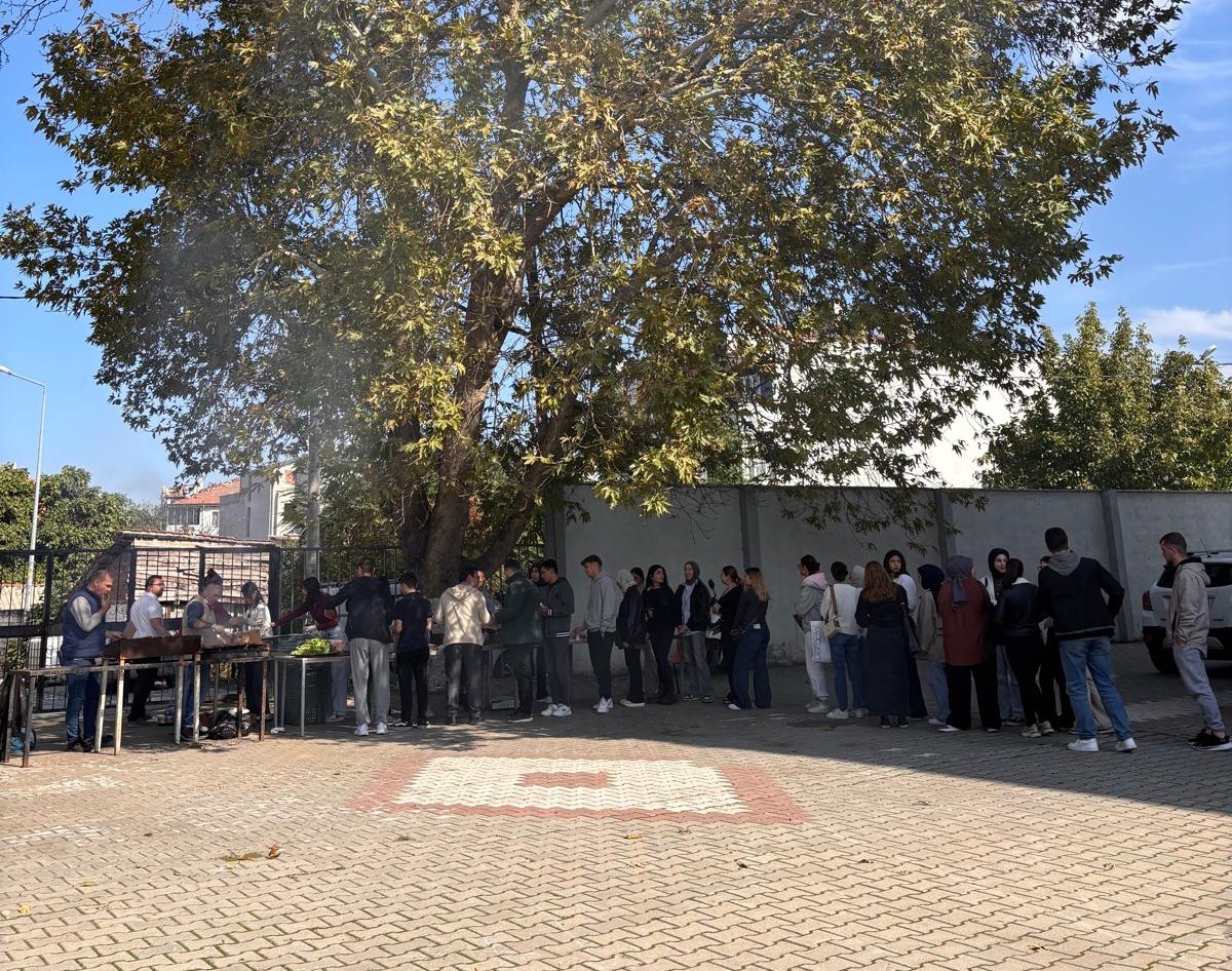 Kepsut MYO’da Öğrenciler ve Protokol Beyaz Et Etkinliği’nde Buluştu 4