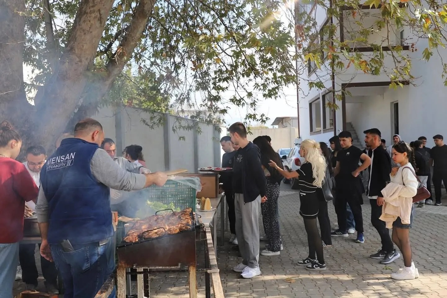 Kepsut MYO’da Öğrenciler ve Protokol Beyaz Et Etkinliği’nde Buluştu 5