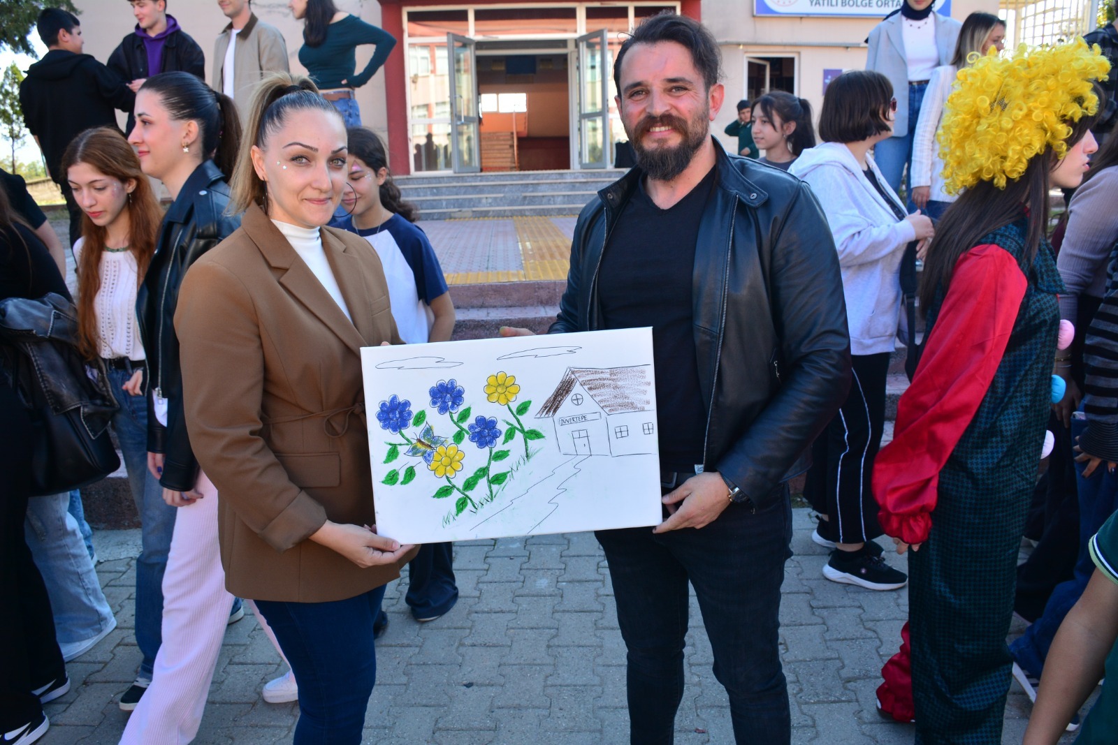 Balıkesir Üniversitesi Öğrencilerinden Deprem Bölgesindeki Köy Okuluna Anlamlı Ziyaret 3