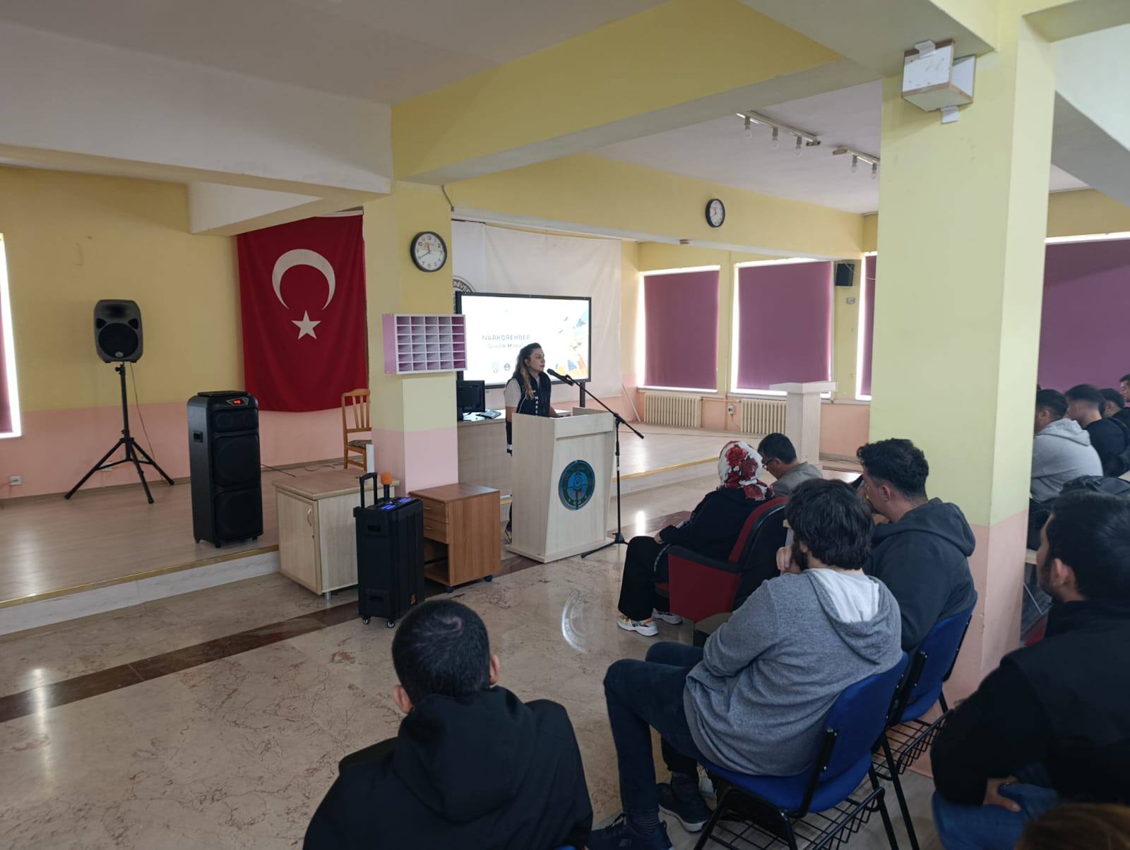 The Balıkesir Provincial Police Department organized a 'Narcoguide Youth Module' training 4