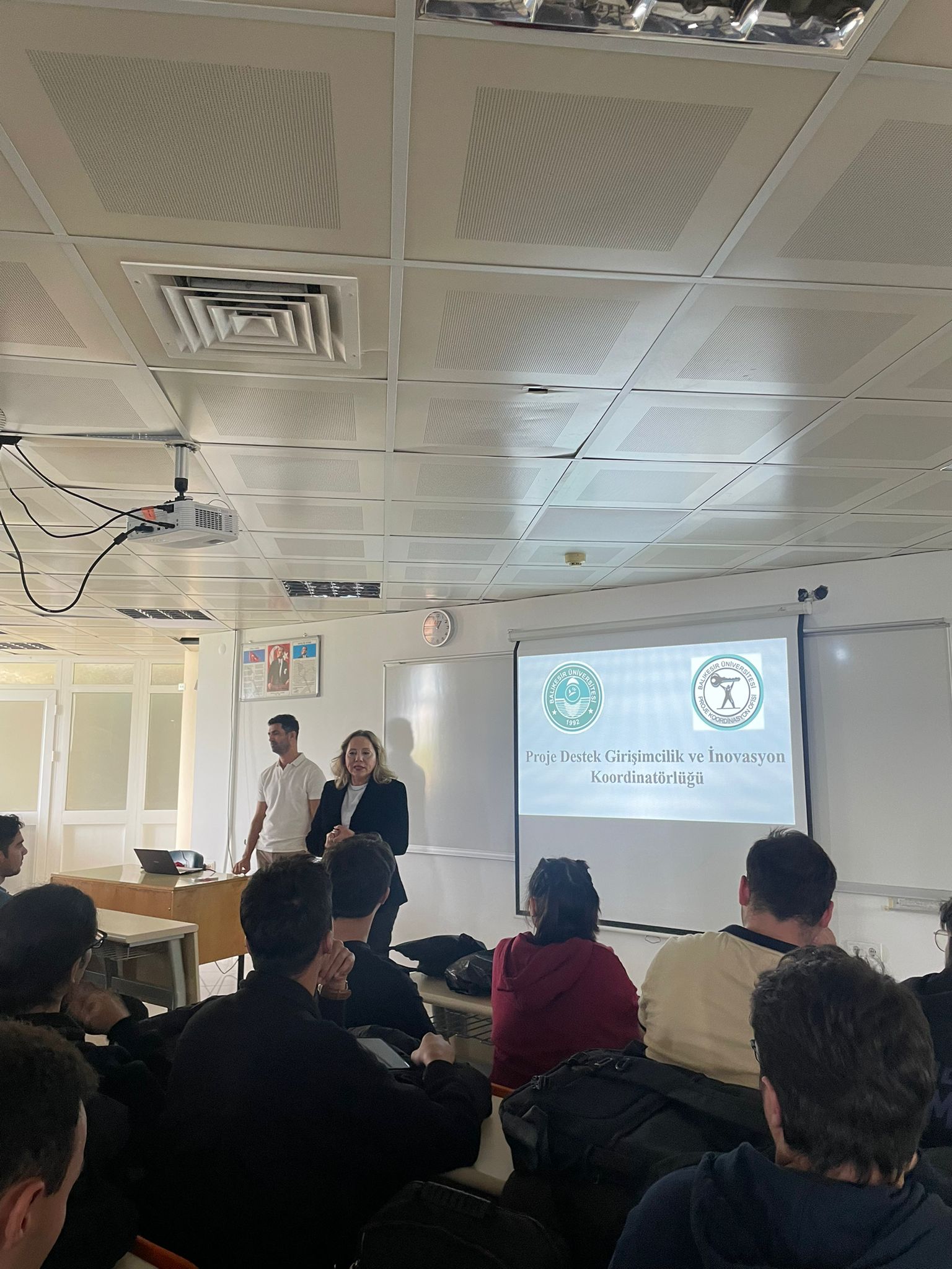 TÜBİTAK 2209-A Üniversite Öğrencileri Araştırma Projeleri Destekleme Programı Bilgilendirmesi Semineri Yapıldı 2