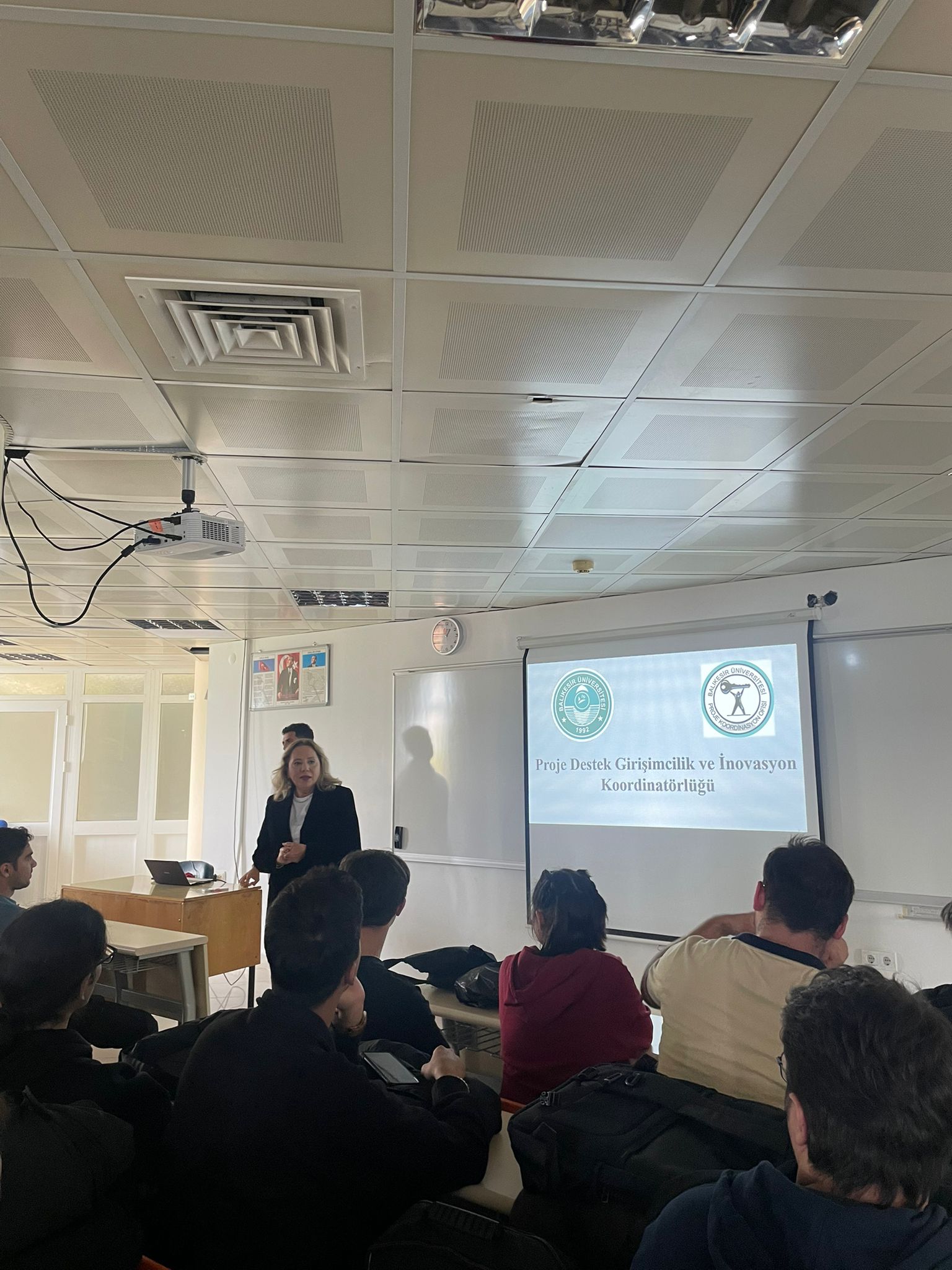 TÜBİTAK 2209-A Üniversite Öğrencileri Araştırma Projeleri Destekleme Programı Bilgilendirmesi Semineri Yapıldı 4