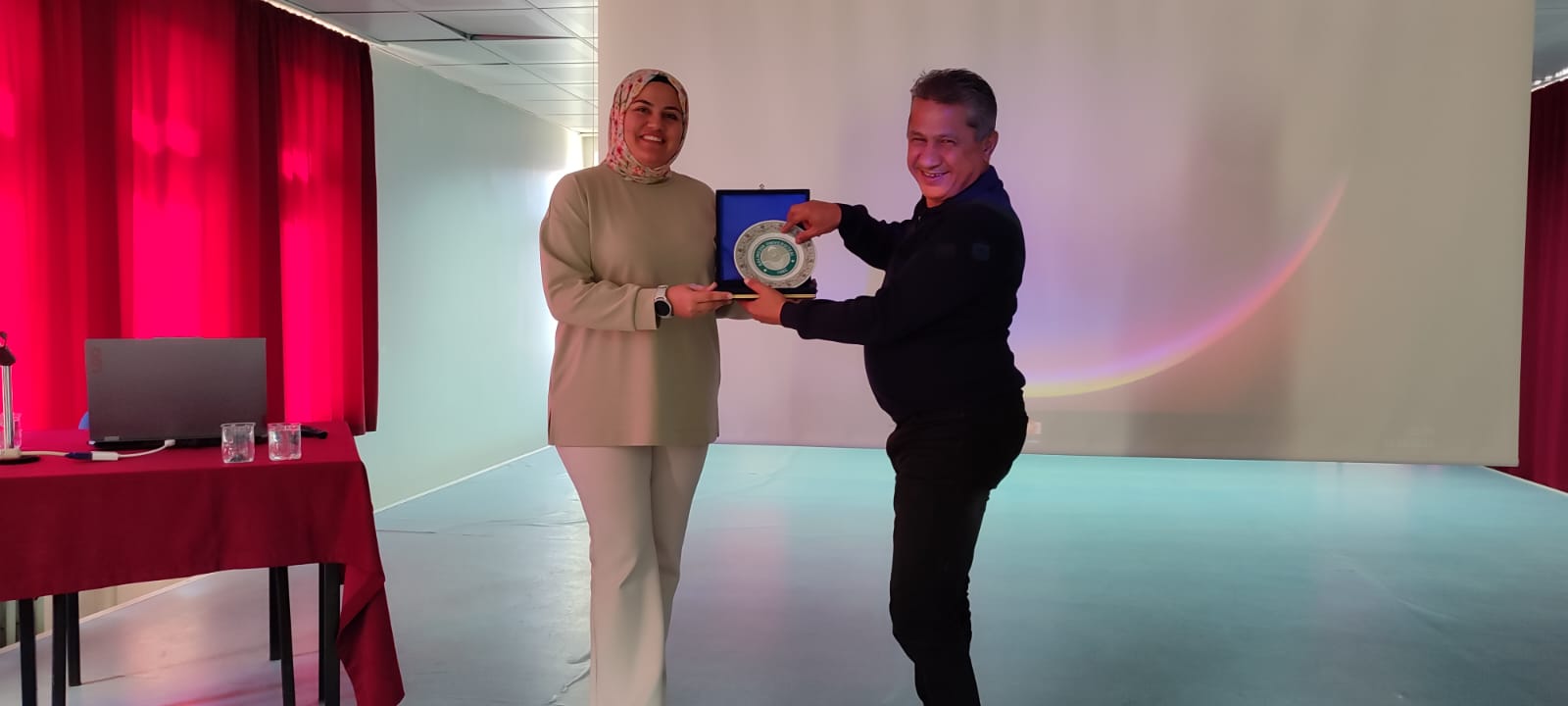 Dursunbey MYO’da “Kendime İyi Bak” ve “Bırakırsan Başarırsın” Söyleşisi Düzenlendi 4