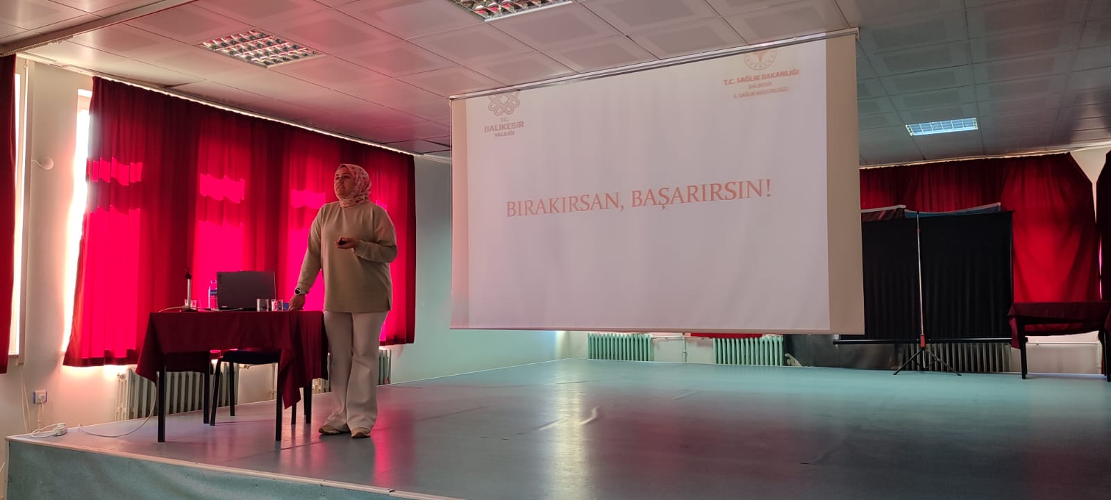 Dursunbey MYO’da “Kendime İyi Bak” ve “Bırakırsan Başarırsın” Söyleşisi Düzenlendi 3