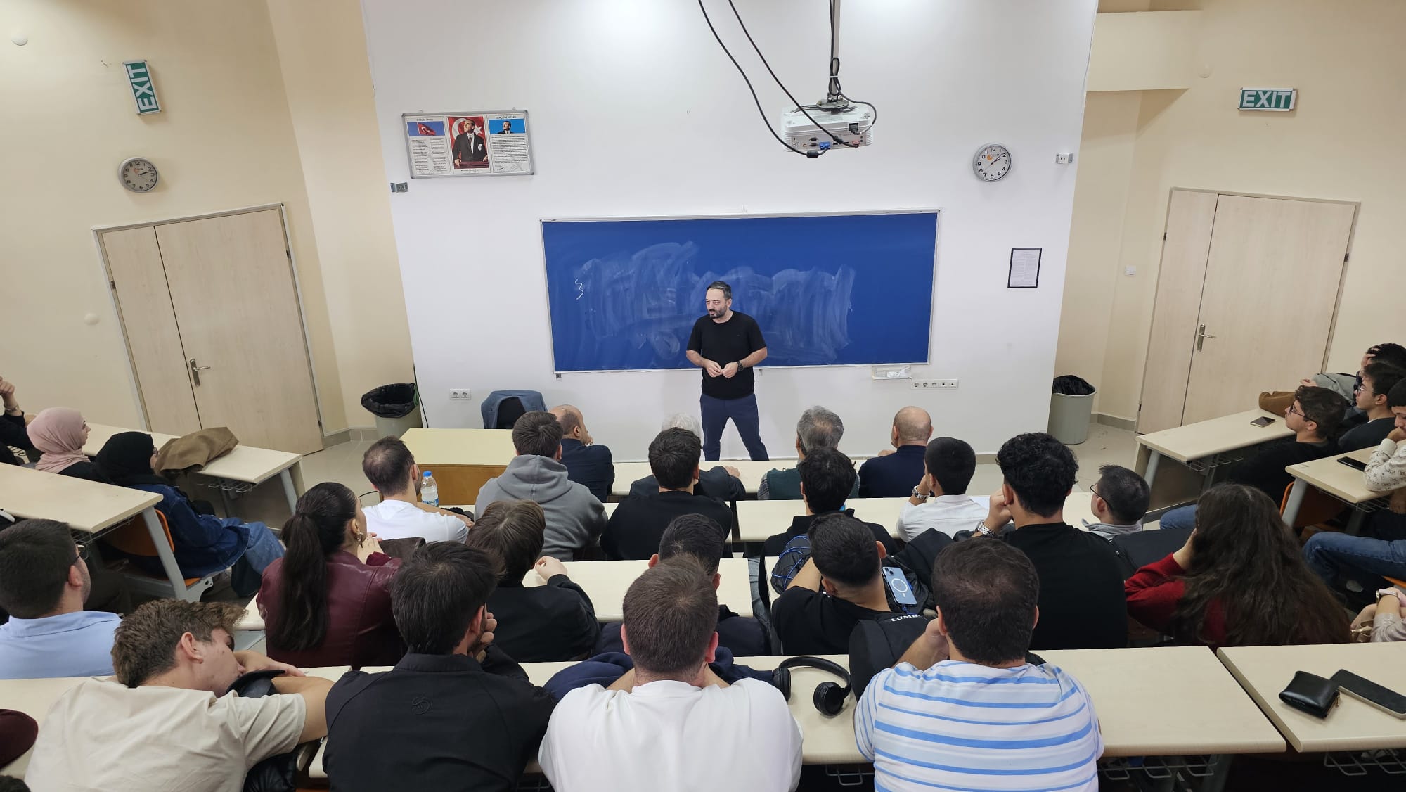 Genç Girişimcilik ve Sektör Tanıtımı Semineri Gerçekleştirildi