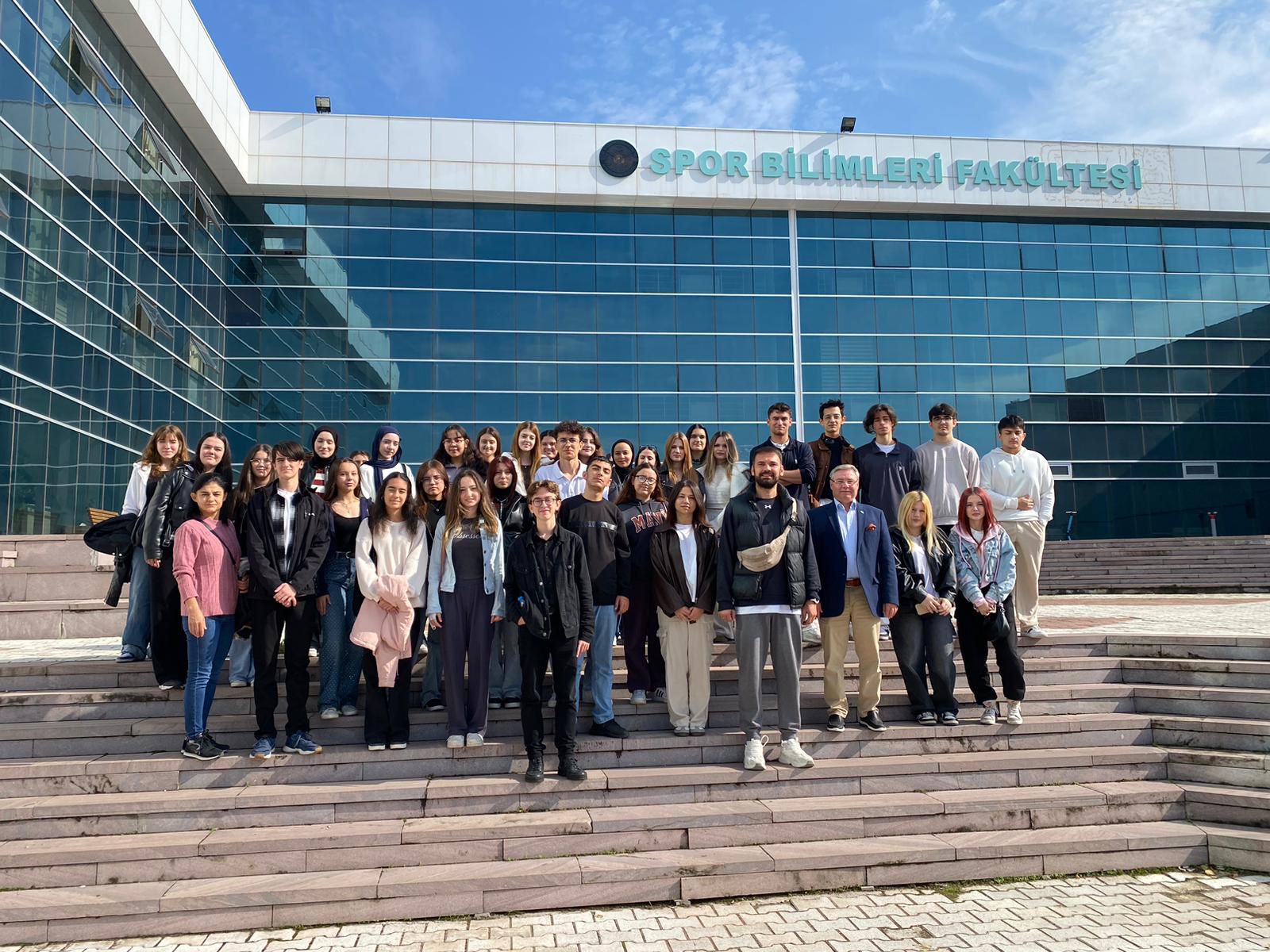 Balıkesir Adnan Menderes Anadolu Lisesi Öğrencilerinden Fakültemize Ziyaret