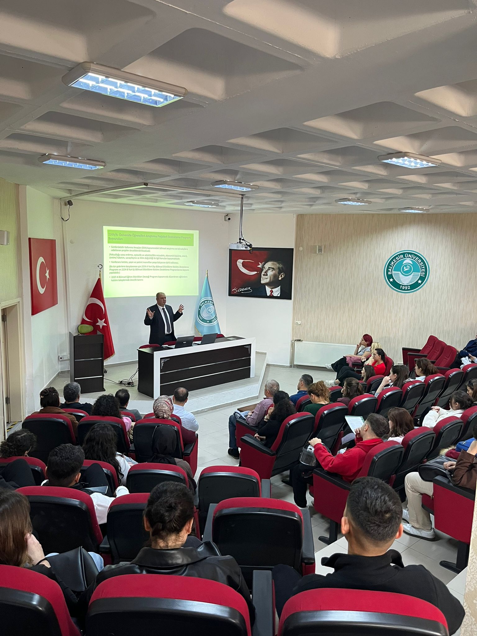 Yüksekokulumuzda TÜBİTAK 2209-A Bilgilendirme Semineri Gerçekleştirildi