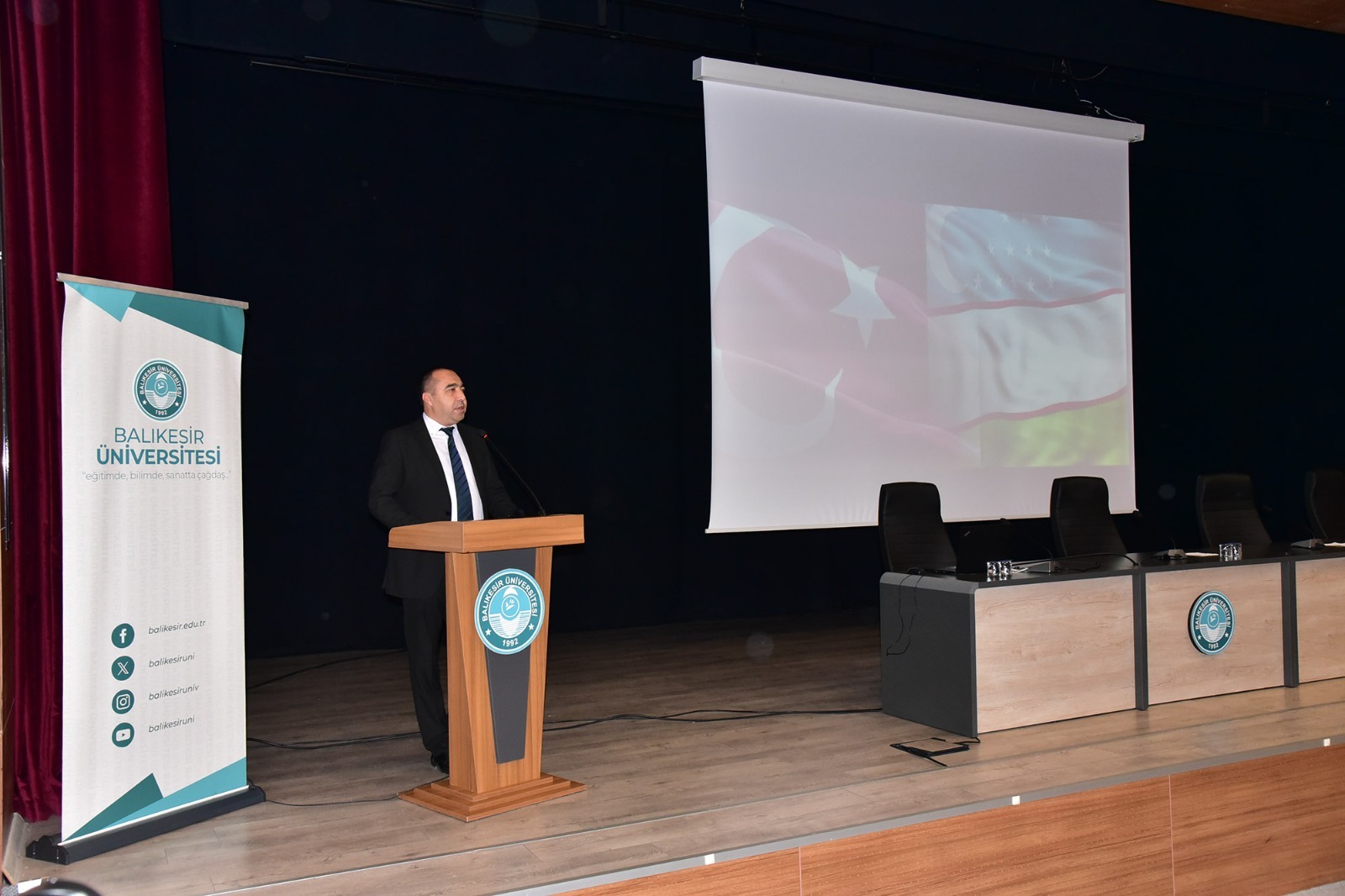 Balıkesir Üniversitesinde Özbek Türk Dil Bayramı Dolayısıyla Düzenlenen Türk-Özbek Gençlik Forumu Coşkuyla Gerçekleştirildi 6