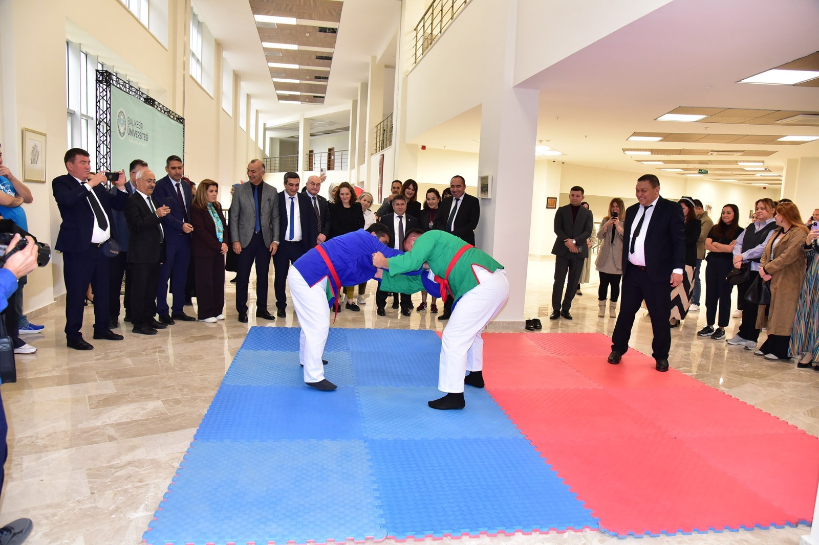 Balıkesir Üniversitesinde Özbek Türk Dil Bayramı Dolayısıyla Düzenlenen Türk-Özbek Gençlik Forumu Coşkuyla Gerçekleştirildi 17