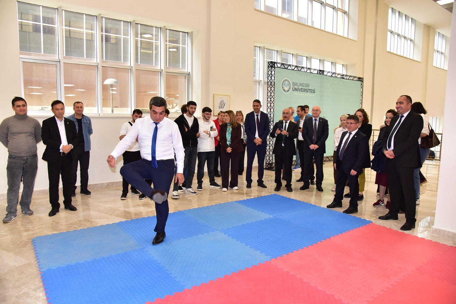 Balıkesir Üniversitesinde Özbek Türk Dil Bayramı Dolayısıyla Düzenlenen Türk-Özbek Gençlik Forumu Coşkuyla Gerçekleştirildi 18