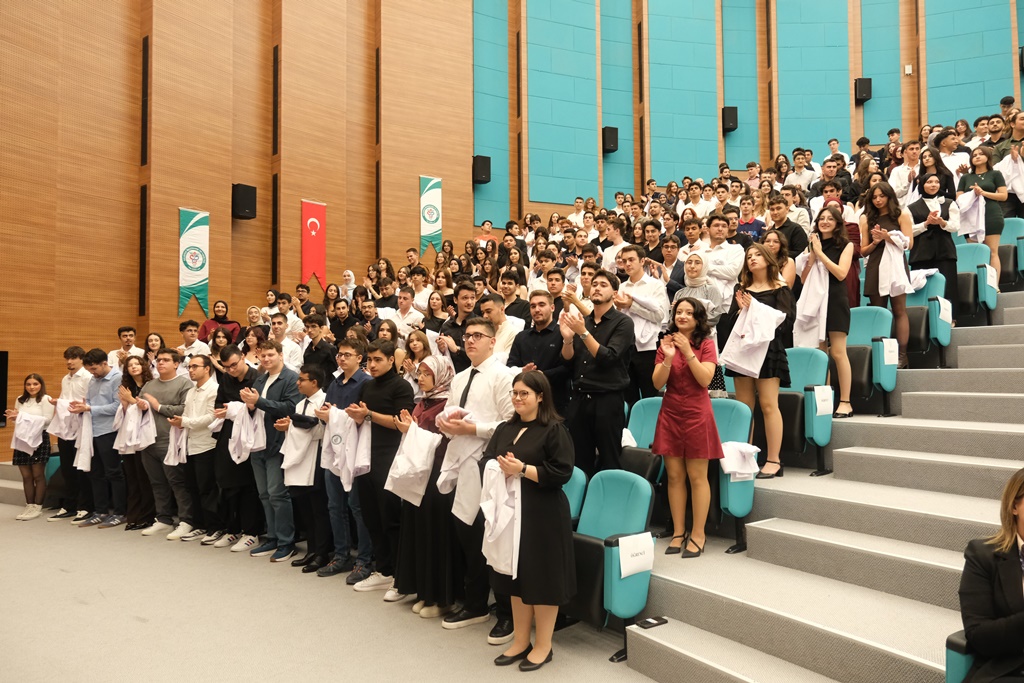 Geleceğin Hekimleri Beyaz Önlüklerini Giydi 4