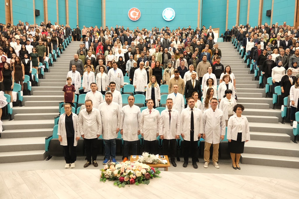 Geleceğin Hekimleri Beyaz Önlüklerini Giydi