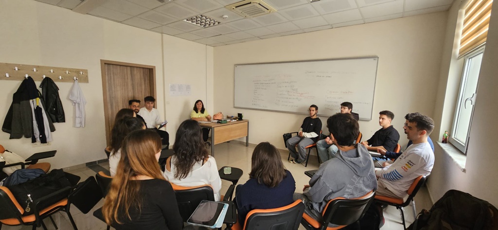Klinik Eğitimde Yeni Bir Adım: Olgu Temelli Öğrenme (OTÖ) Uygulamaları Başladı 1