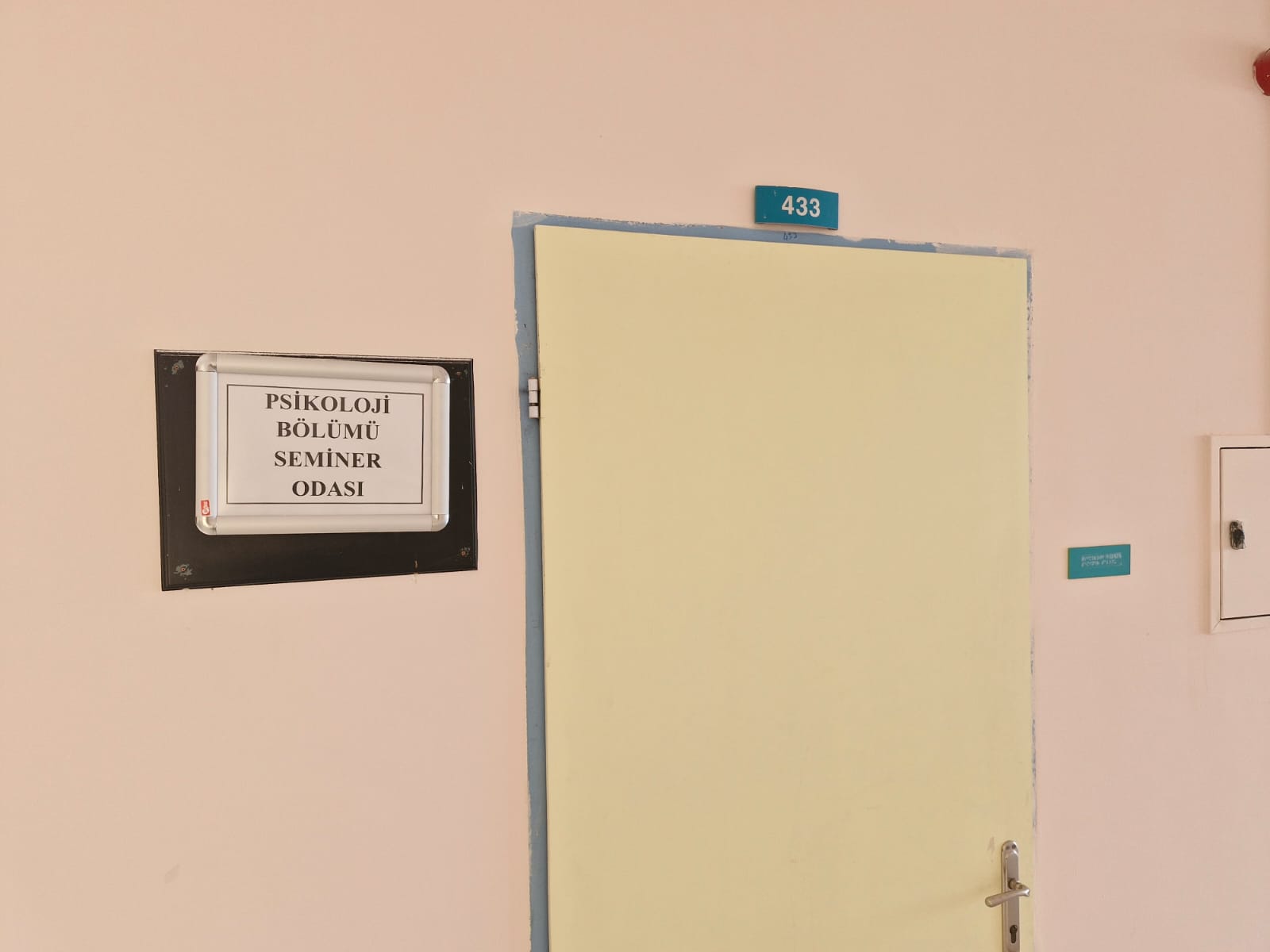 433 Psikoloji Seminer Odası Giriş