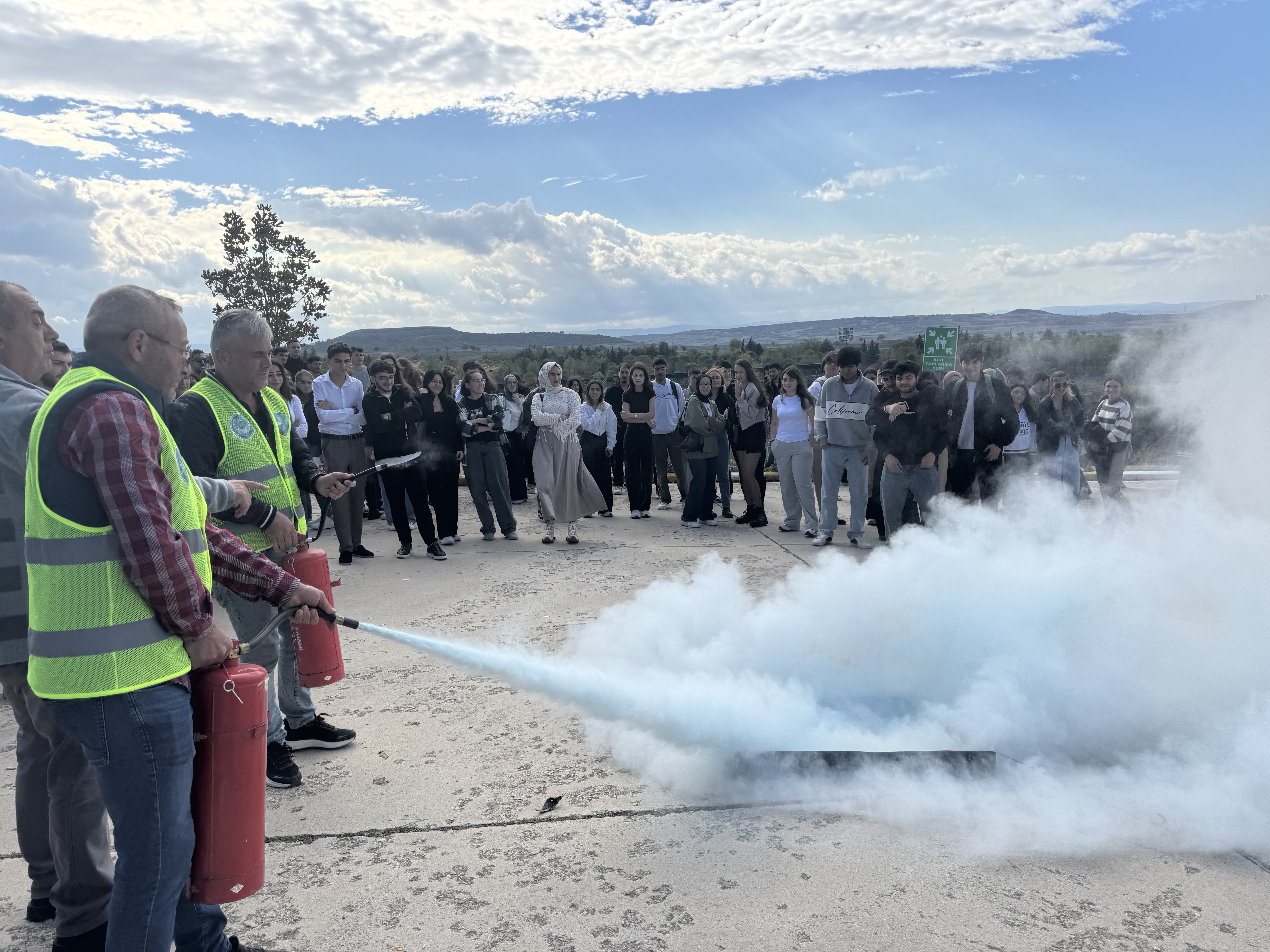 Deprem, Tahliye ve Yangın Söndürme Tatbikatı Gerçekleştirildi 7