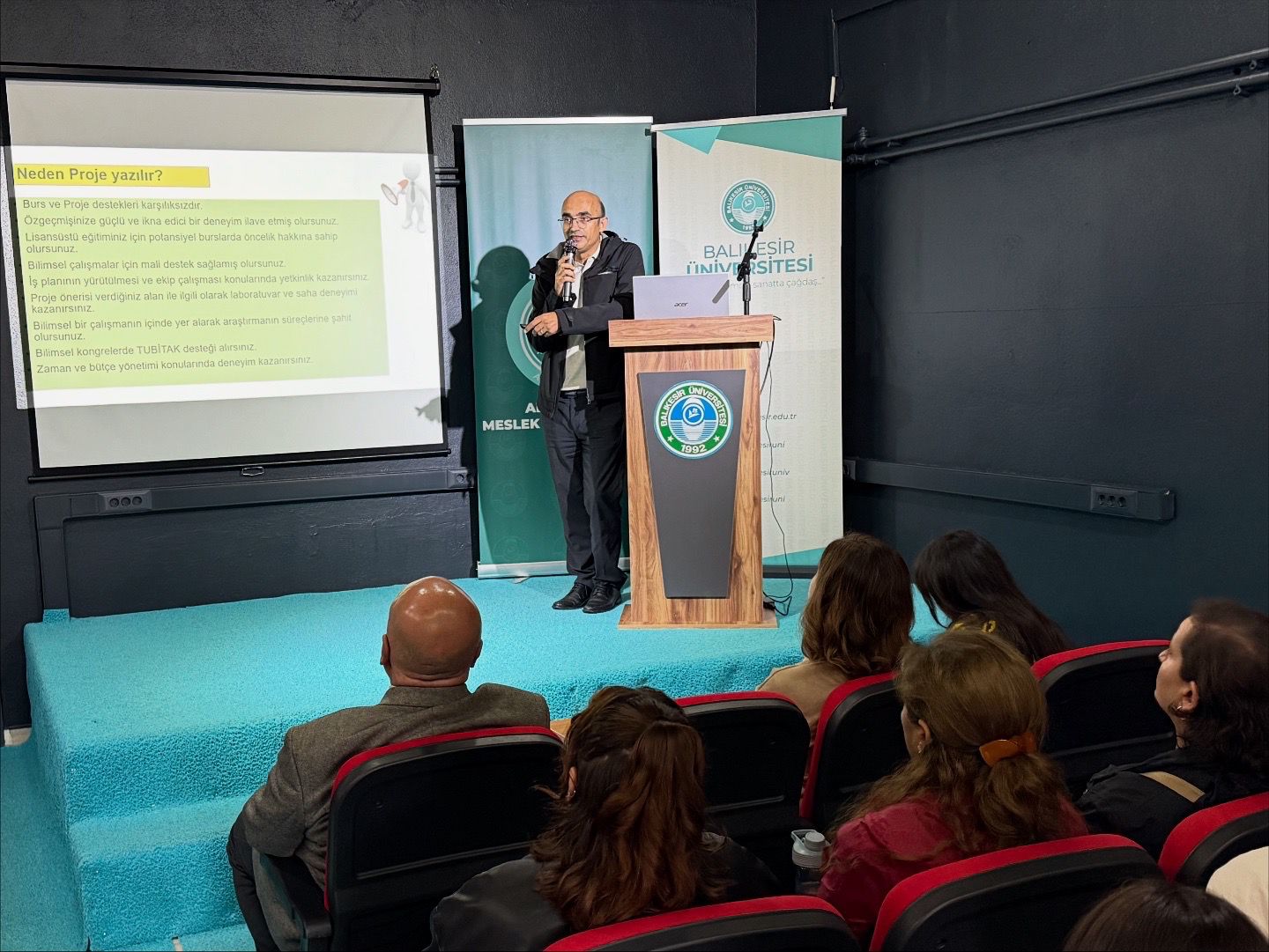 TÜBİTAK 2209-A Üniversite Öğrencileri Araştırma Projeleri Destekleme Programı Bilgilendirme Semineri 2