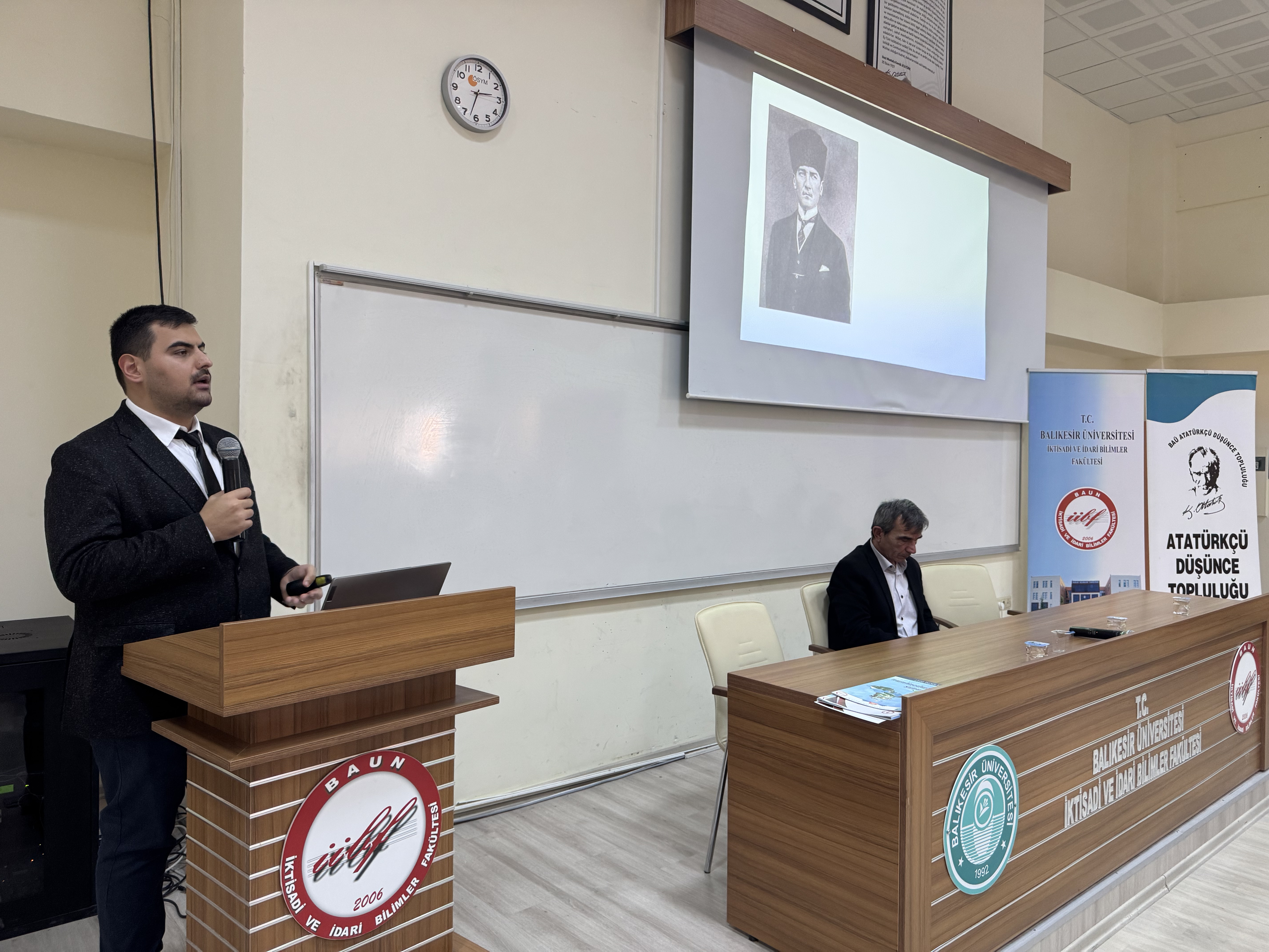 From the National Struggle to the Congresses: Foundations of the Republic 3