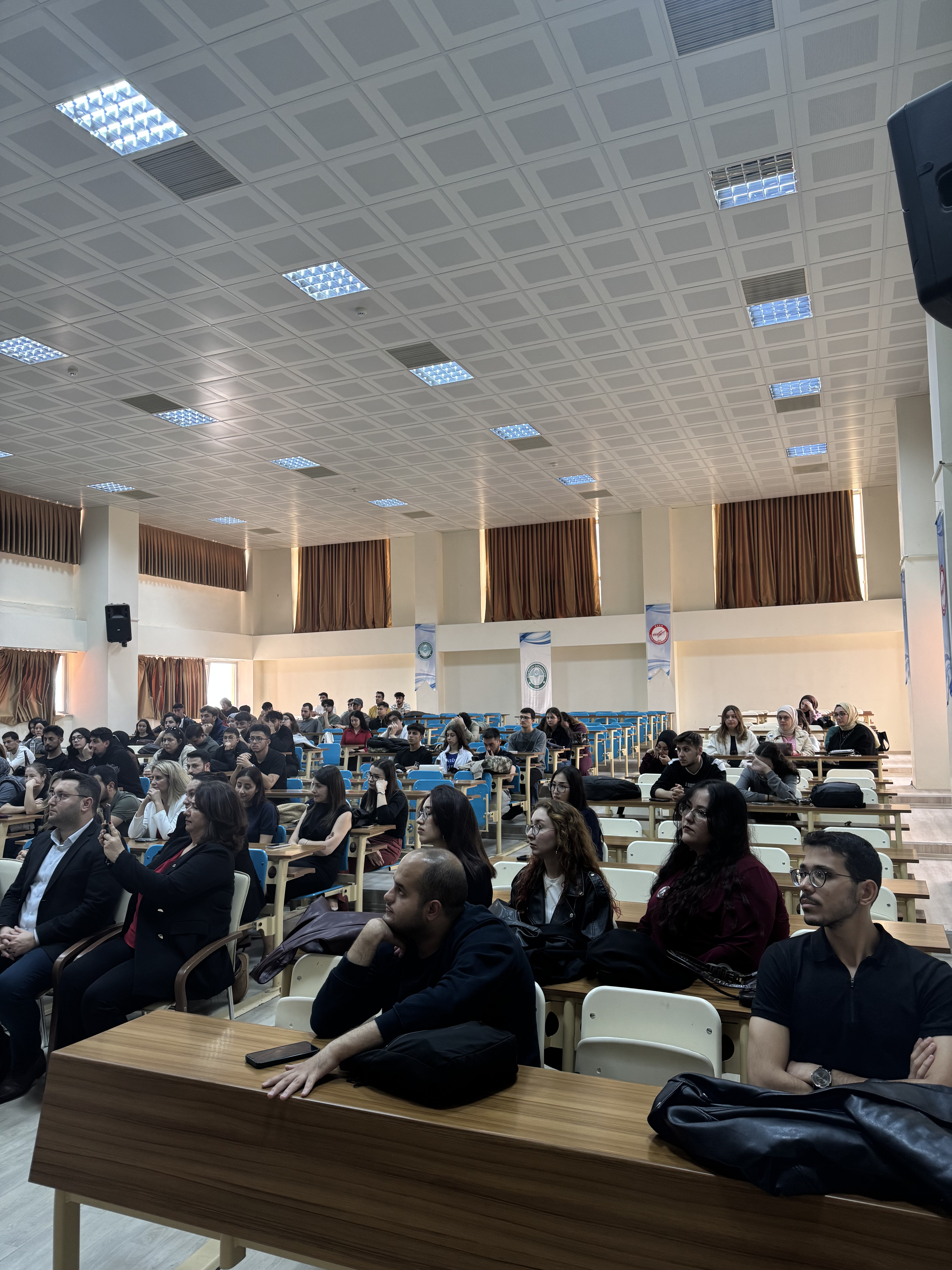 From the National Struggle to the Congresses: Foundations of the Republic 5