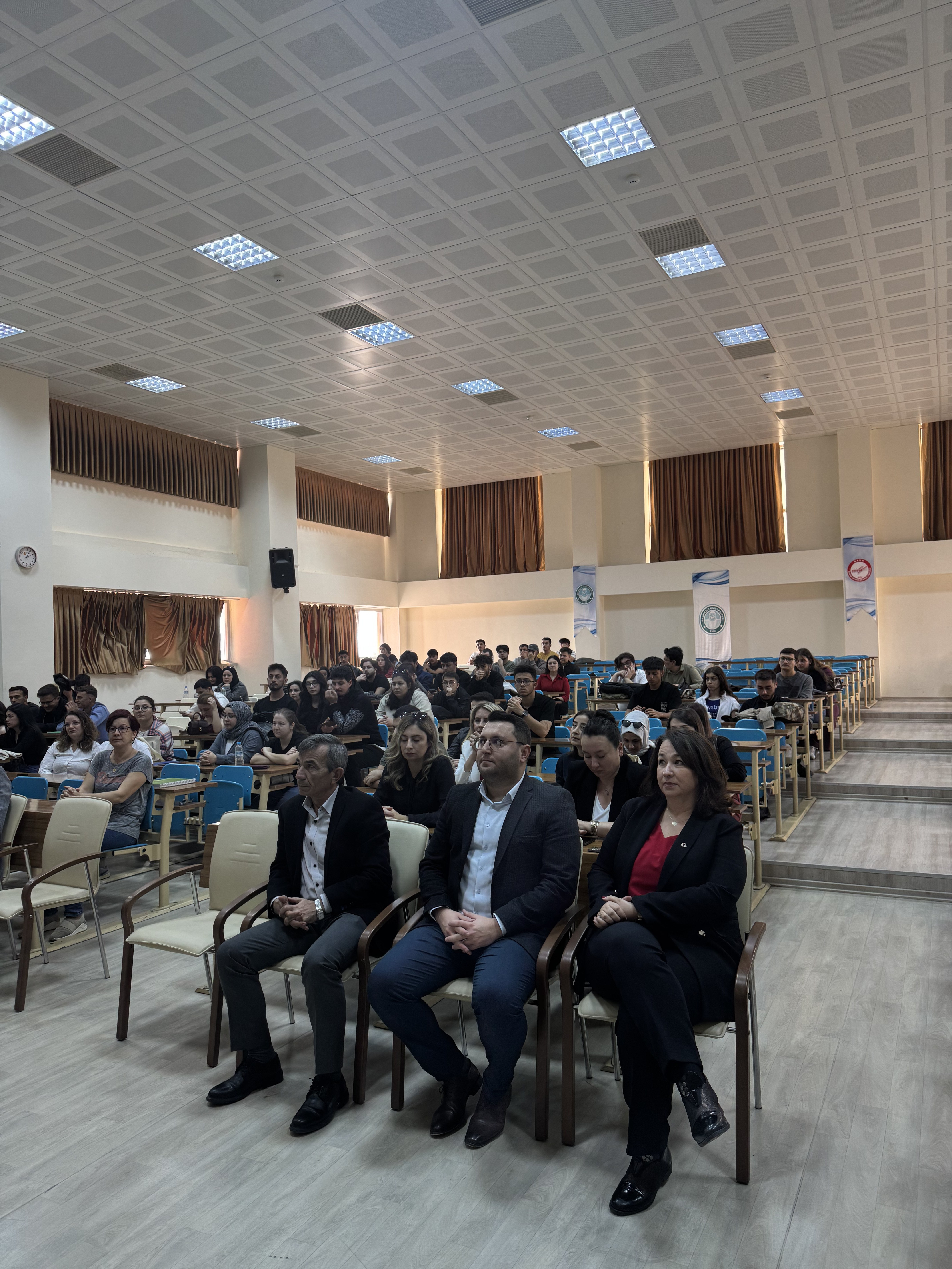 From the National Struggle to the Congresses: Foundations of the Republic 6