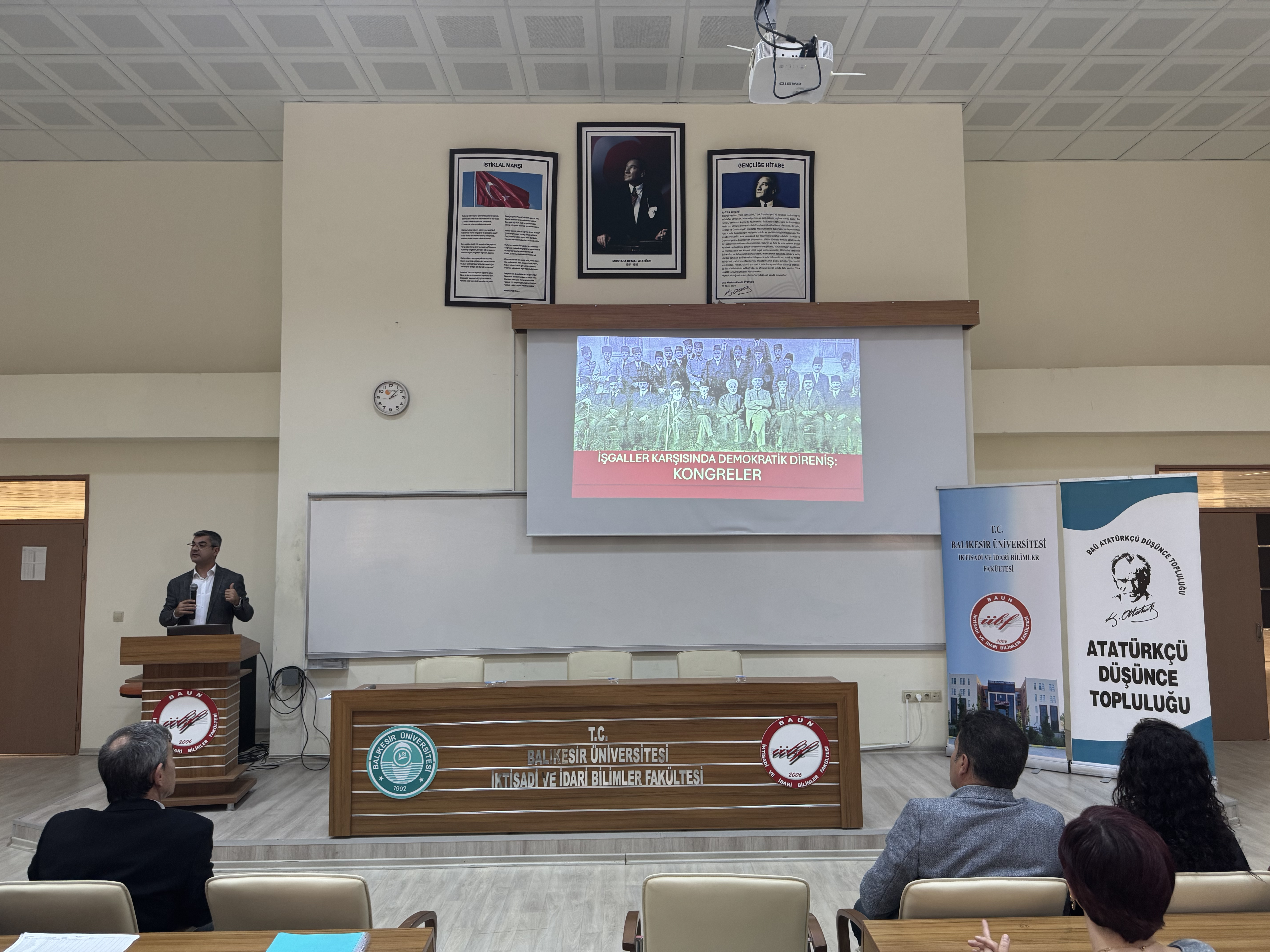From the National Struggle to the Congresses: Foundations of the Republic 4