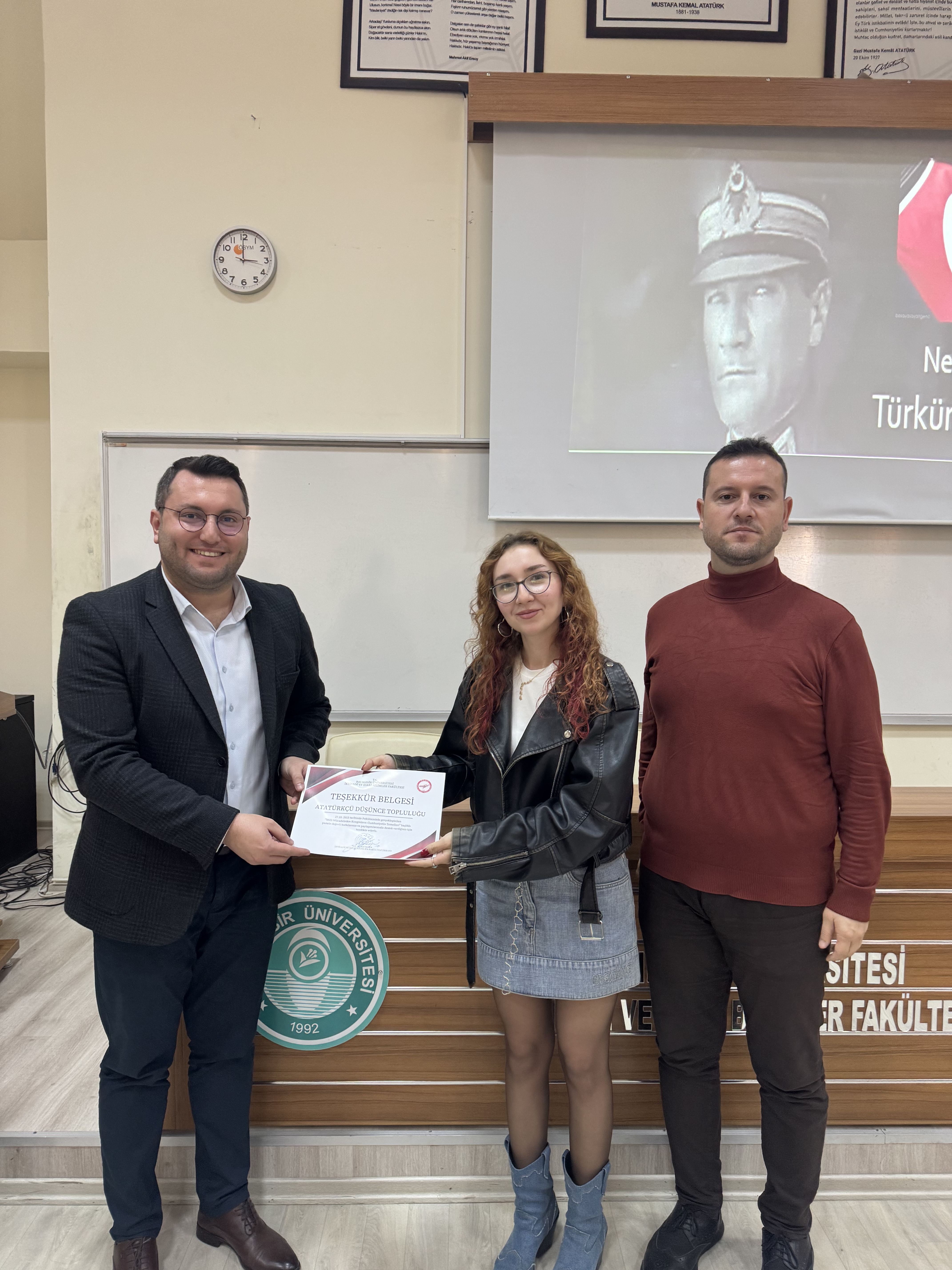 From the National Struggle to the Congresses: Foundations of the Republic 10
