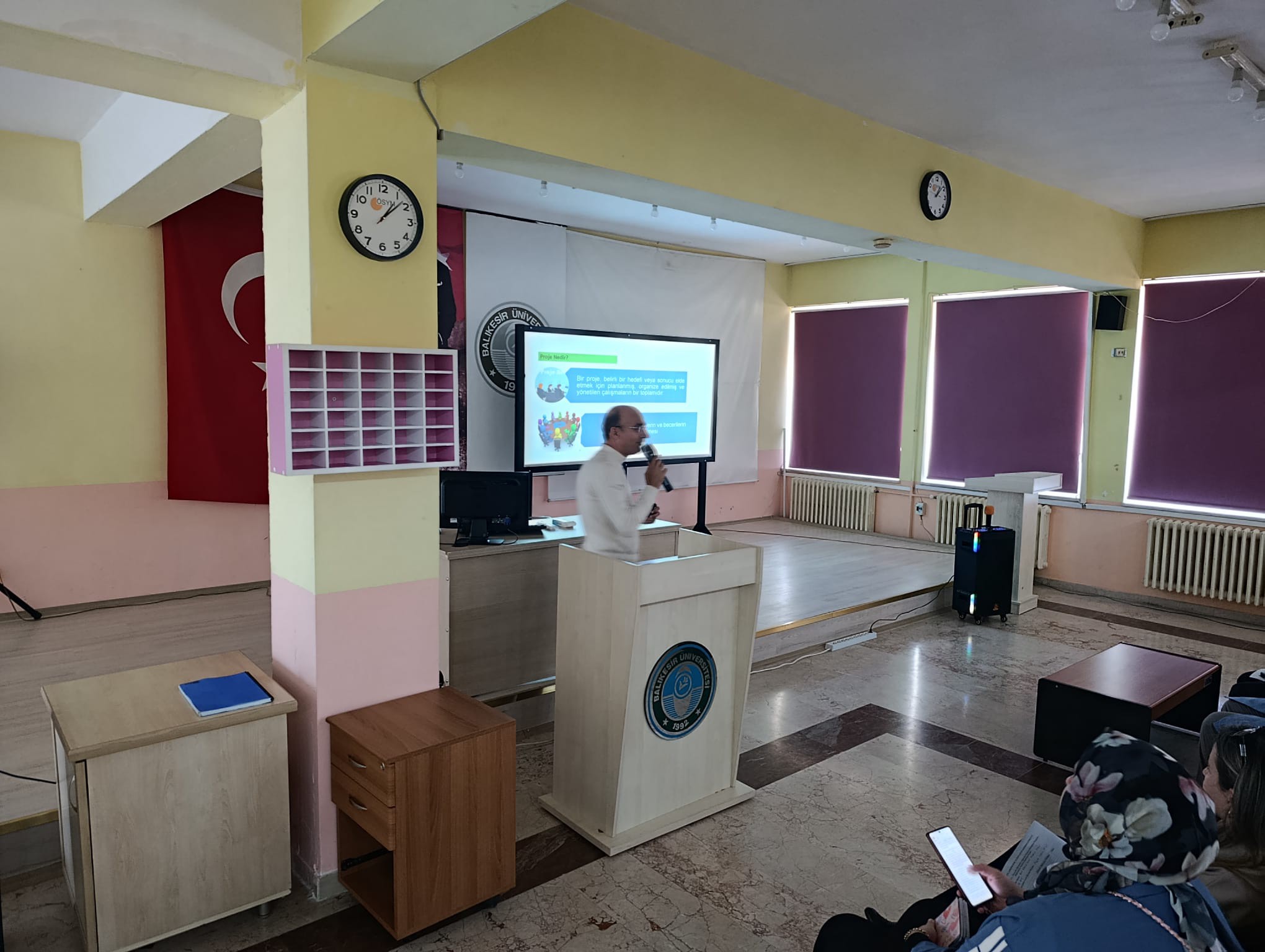 An informative seminar on the TÜBİTAK 2209-A University Students Research Projects Support Program was held at our vocational school 2