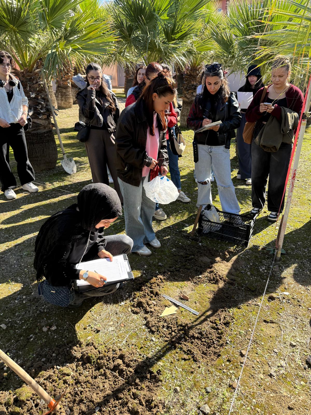 Within the scope of the Archaeology and Excavation Knowledge course, students learned the fundamental stages of scientific excavation work through hands-on practice. 4