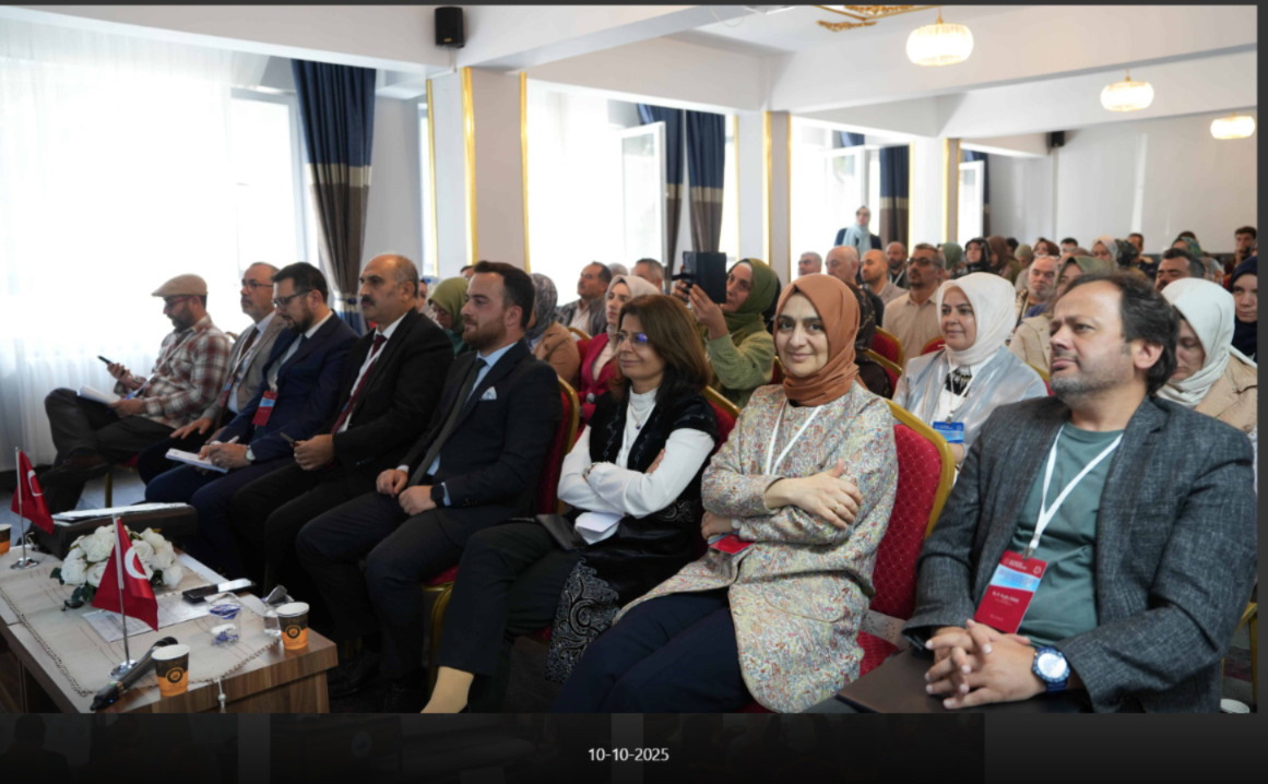 Fakültemizden, MEB Din Öğretimi Genel Müdürlüğü tarafından düzenlenen "Türkiye Yüzyılı Maarif Modeli Çerçevesinde İHL Meslek Dersleri Öğretmeni konulu Çalıştaya Katılım 2