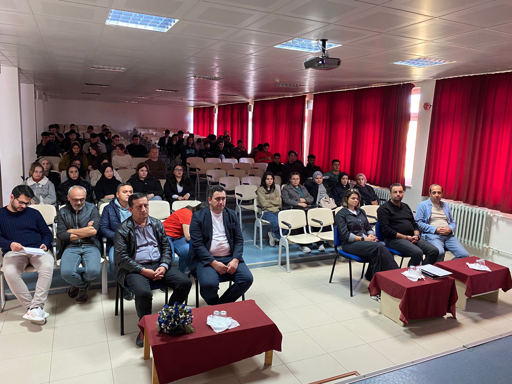İnşaat Sektöründe Kariyer Planlama ve Yeşil-Ekolojik Binalar Semineri Gerçekleştirildi