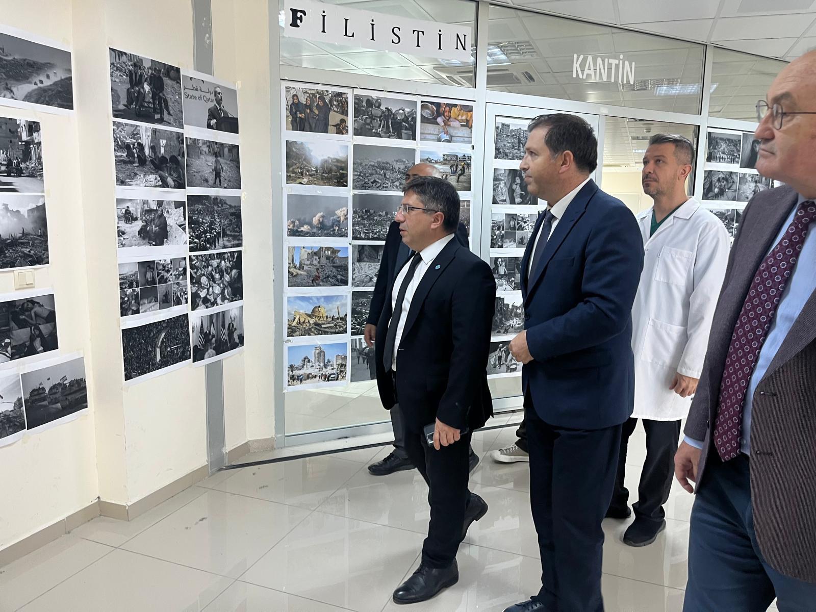 BAÜN Tıp Fakültesinde Filistin ve Gazze Temalı Fotoğraf Sergisi 3