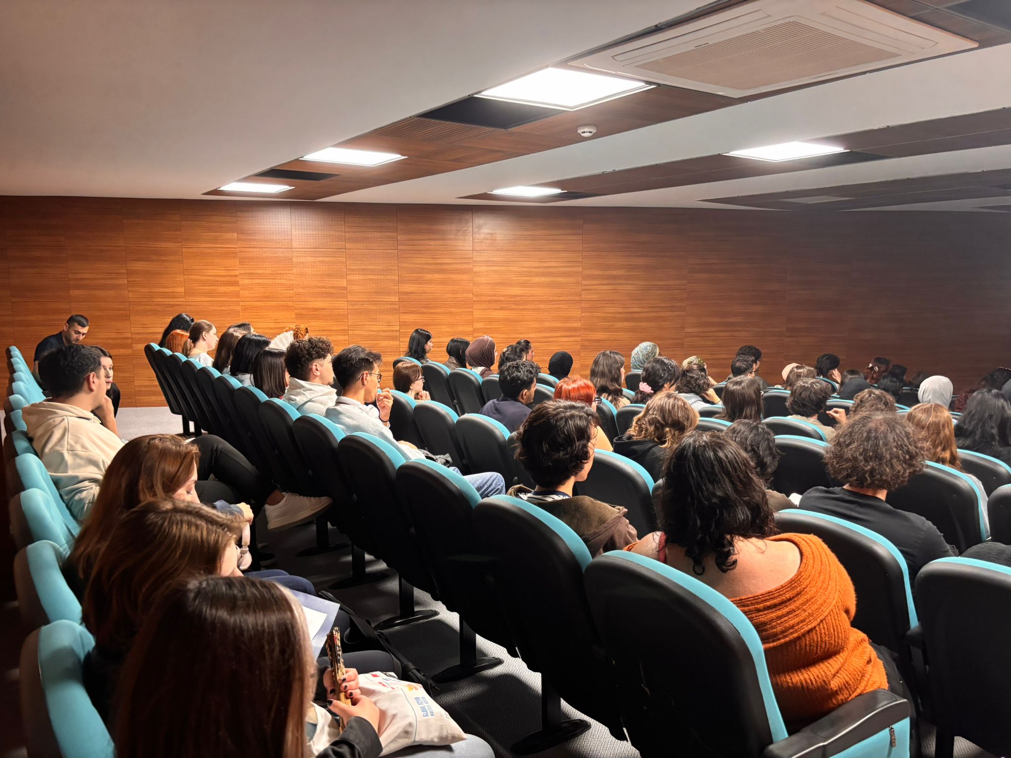 Orientation Program for New Students Held at the Faculty of Fine Arts 4