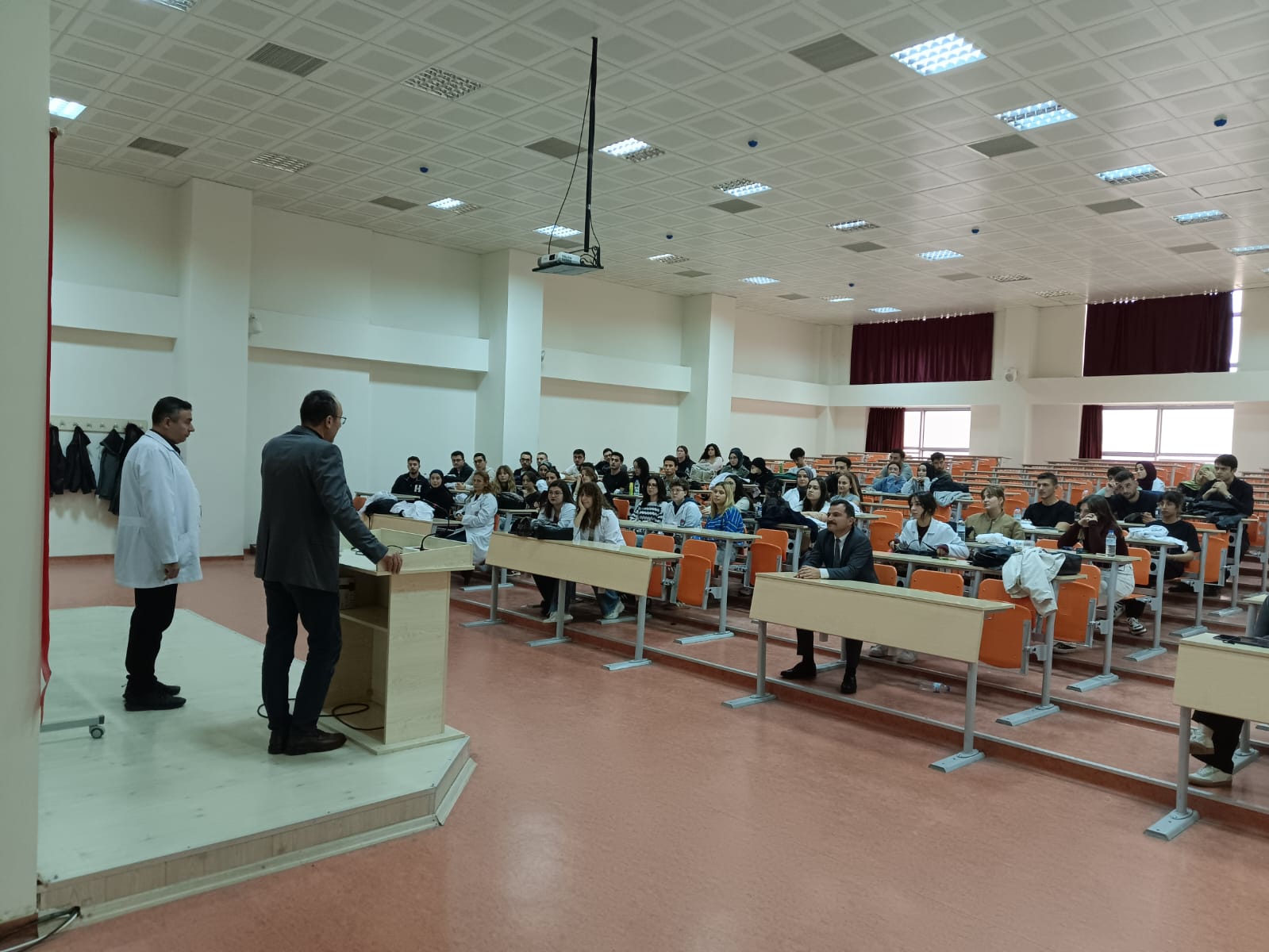 Dean-Student Meetings Held at Our Faculty!
