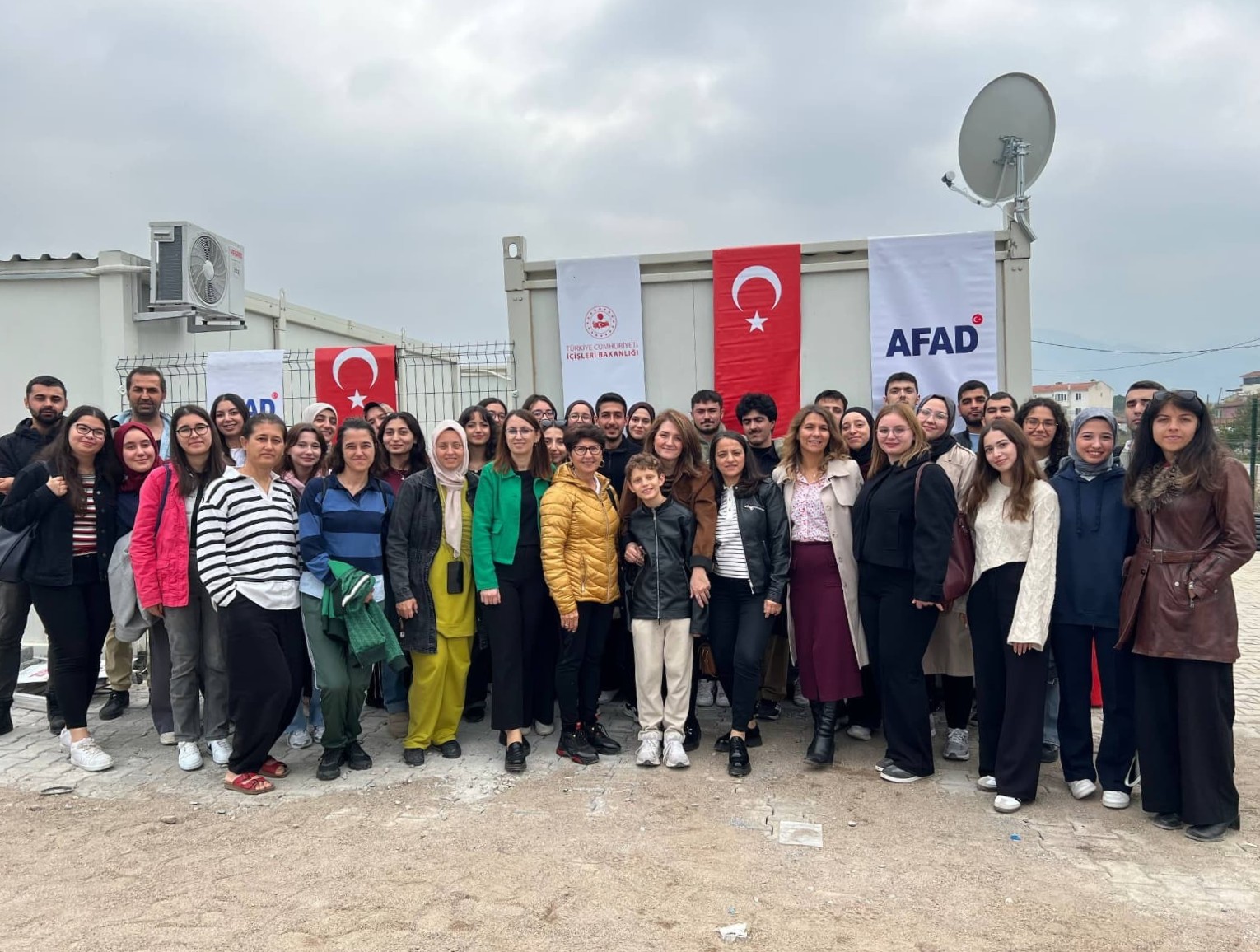 Balıkesir Üniversitesi Sağlık Bilimleri Fakültesinden Sındırgı Deprem Bölgesine Psikososyal Destek Ziyareti 3