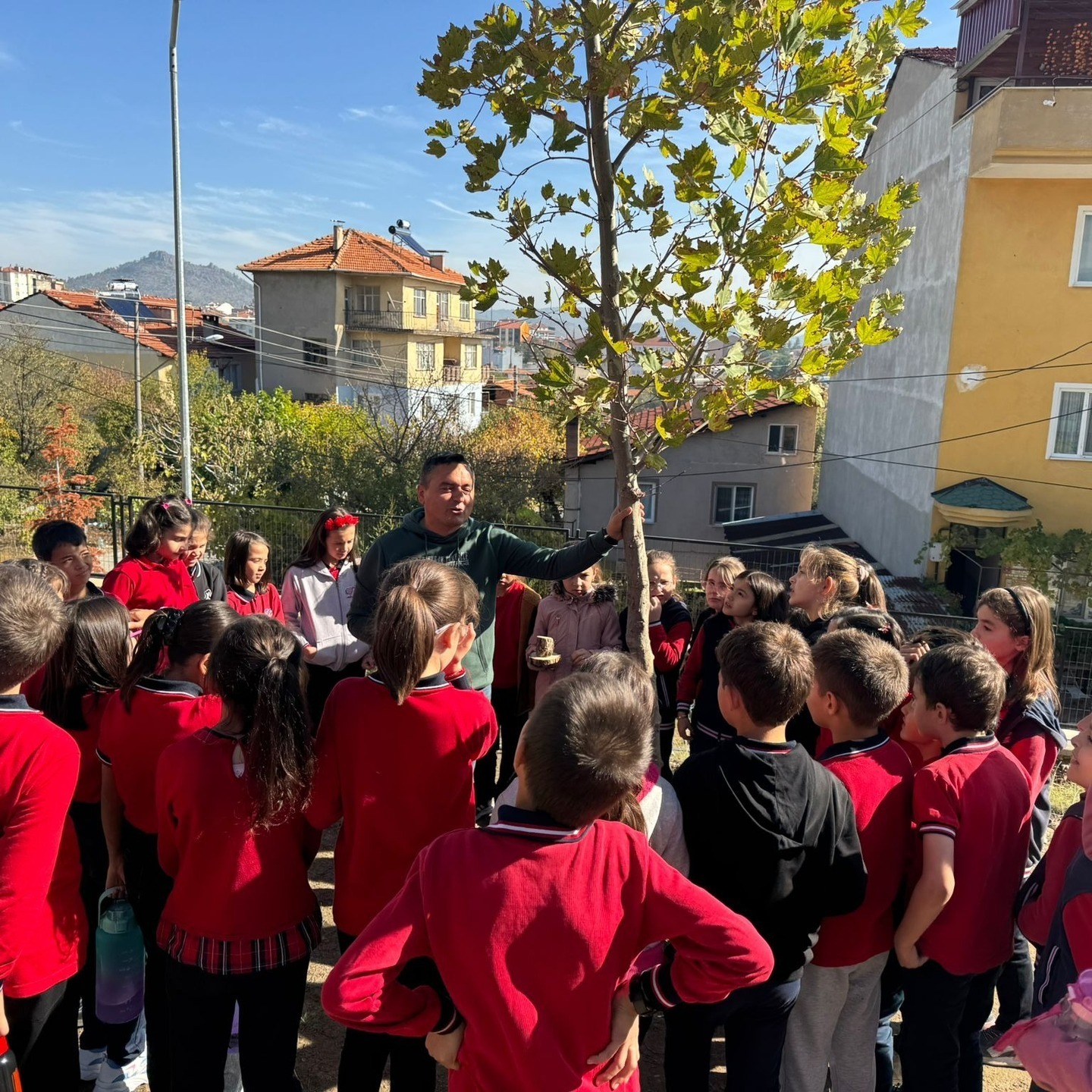 BAÜN Dursunbey MYO’dan Küçük Öğrencilere “Ağaçları Tanıyorum” Etkinliği 2