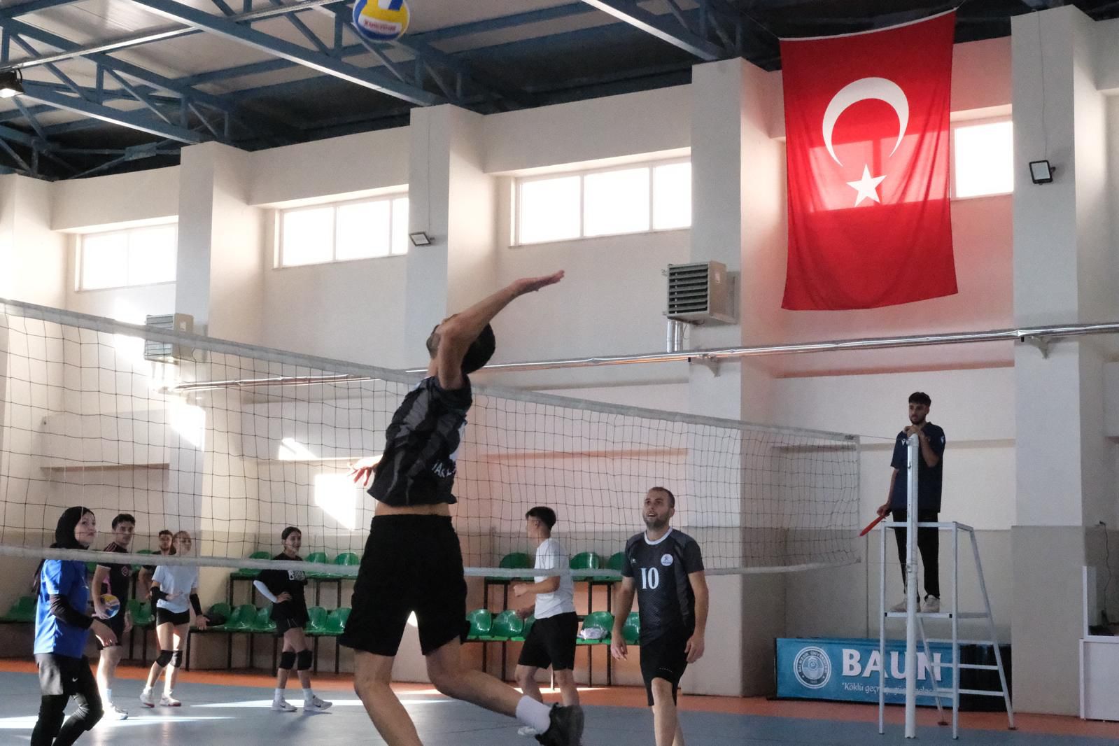 BAÜN İvrindi Sağlık Hizmetleri MYO’da 2. Geleneksel 29 Ekim Cumhuriyet Kupası Düzenlendi 3