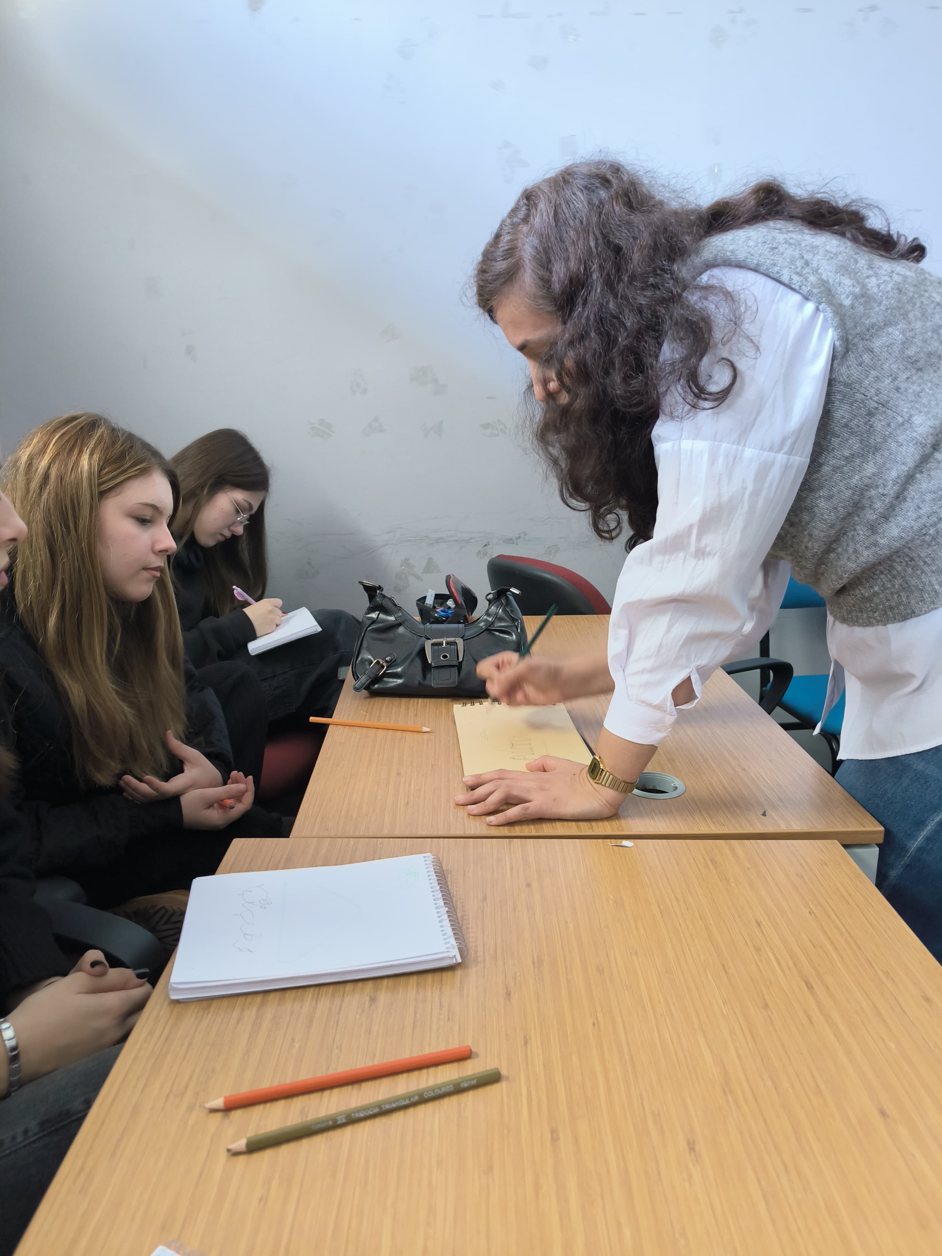 A Logo Workshop was held with students from the T.C. Ziraat Bankası Fine Arts High School. 2