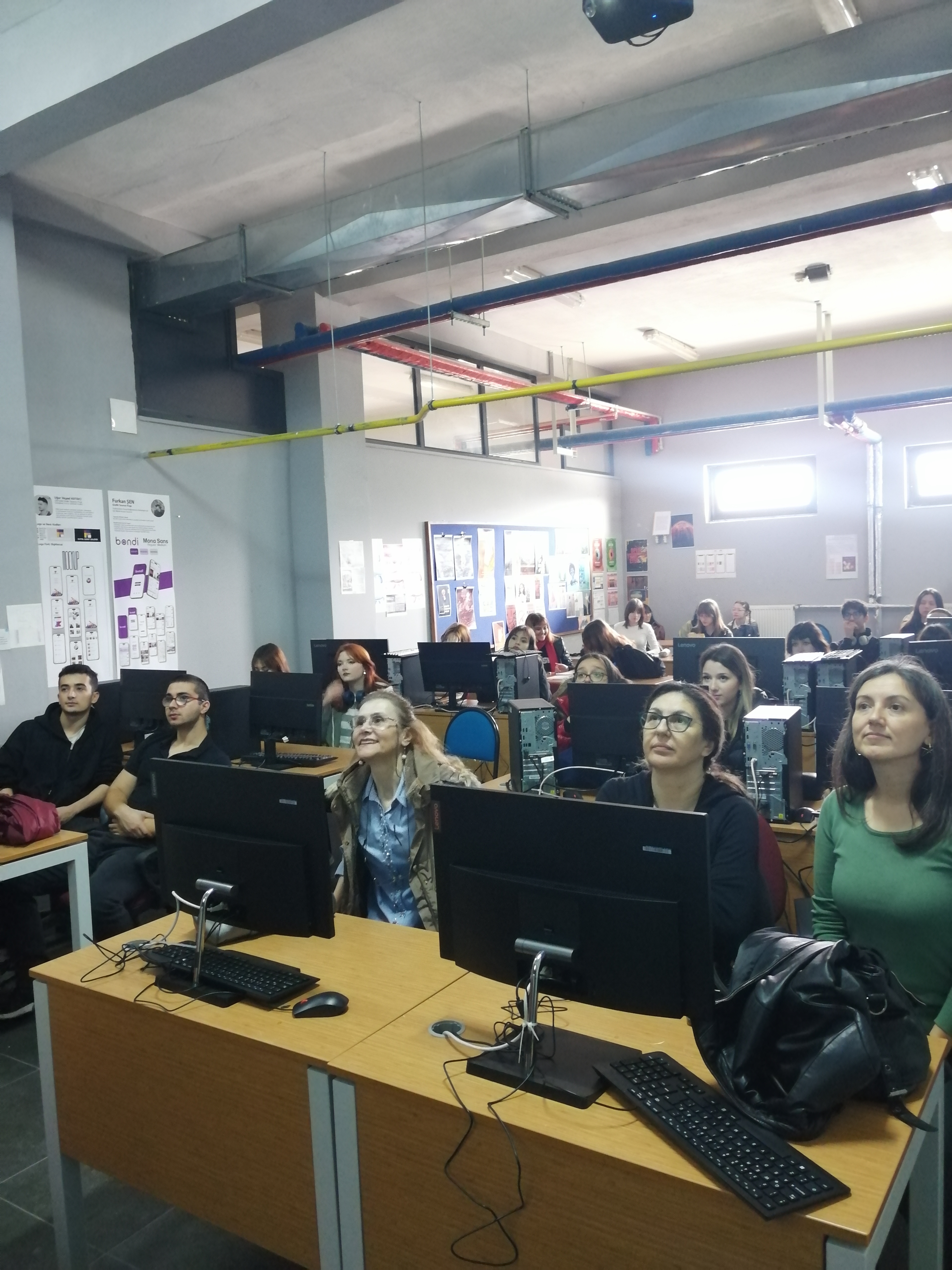 A Logo Workshop was held with students from the T.C. Ziraat Bankası Fine Arts High School. 3