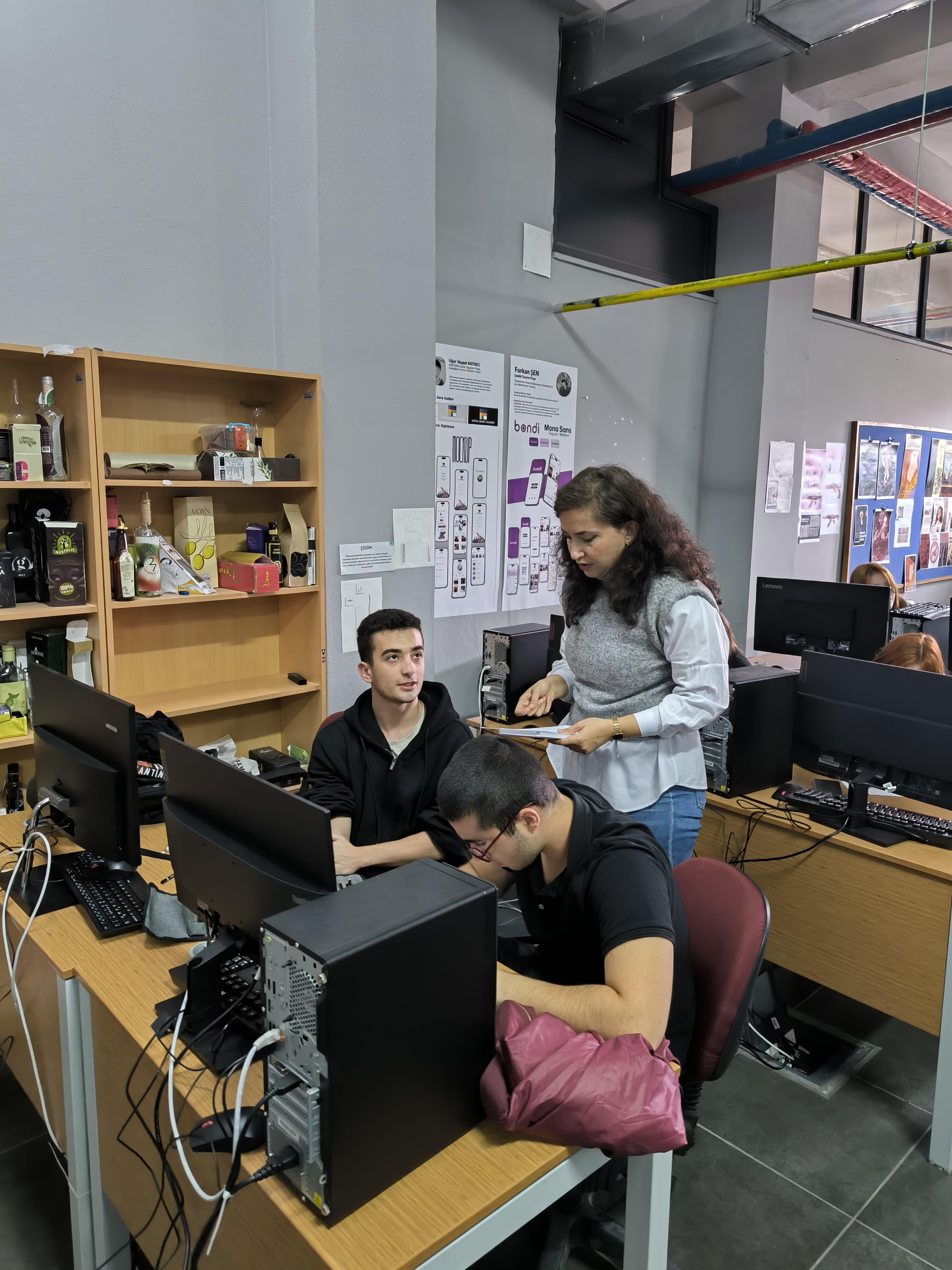 A Logo Workshop was held with students from the T.C. Ziraat Bankası Fine Arts High School. 8