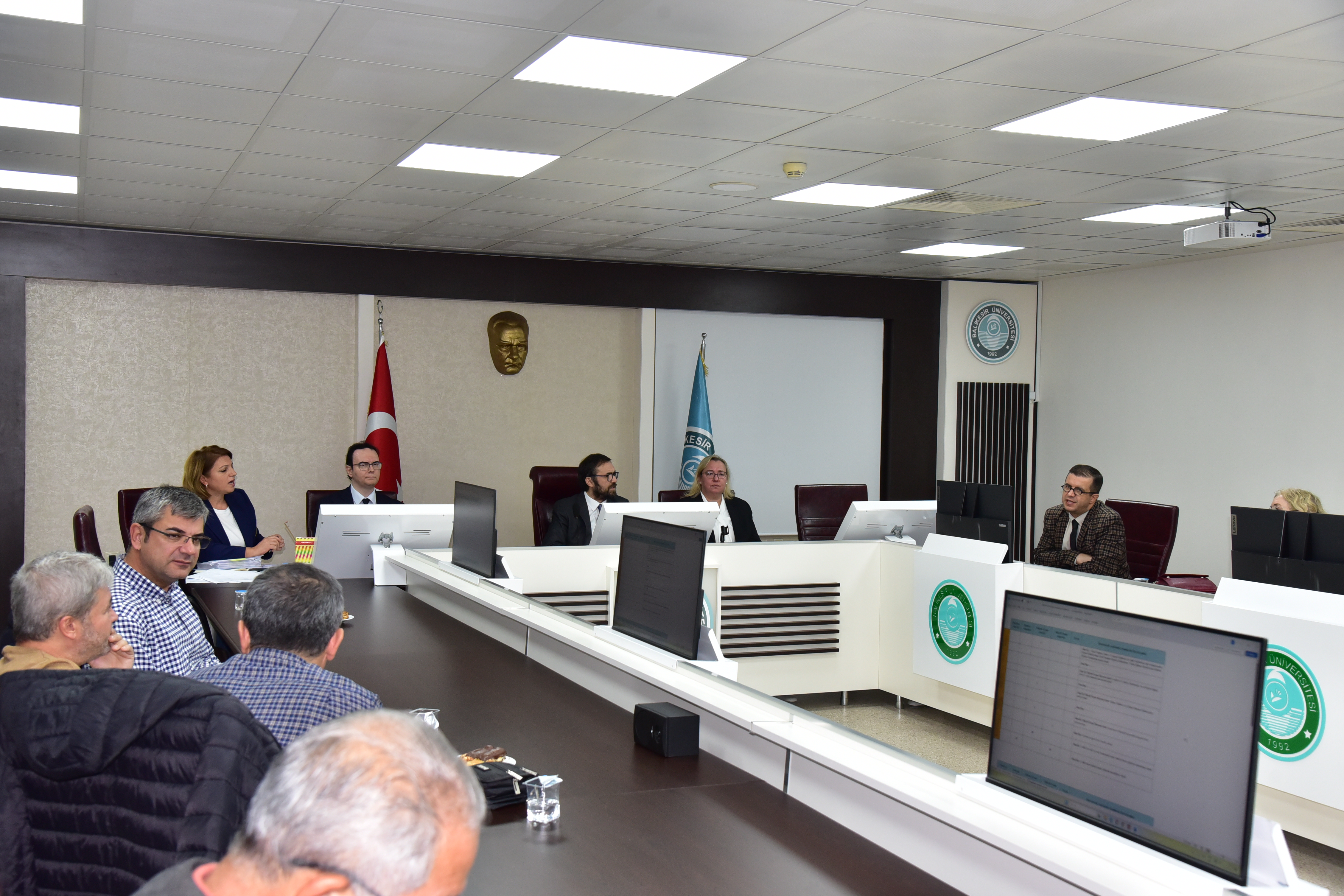 The First Institute Council Meeting for the 2025-2026 Academic Year Was Held. 7