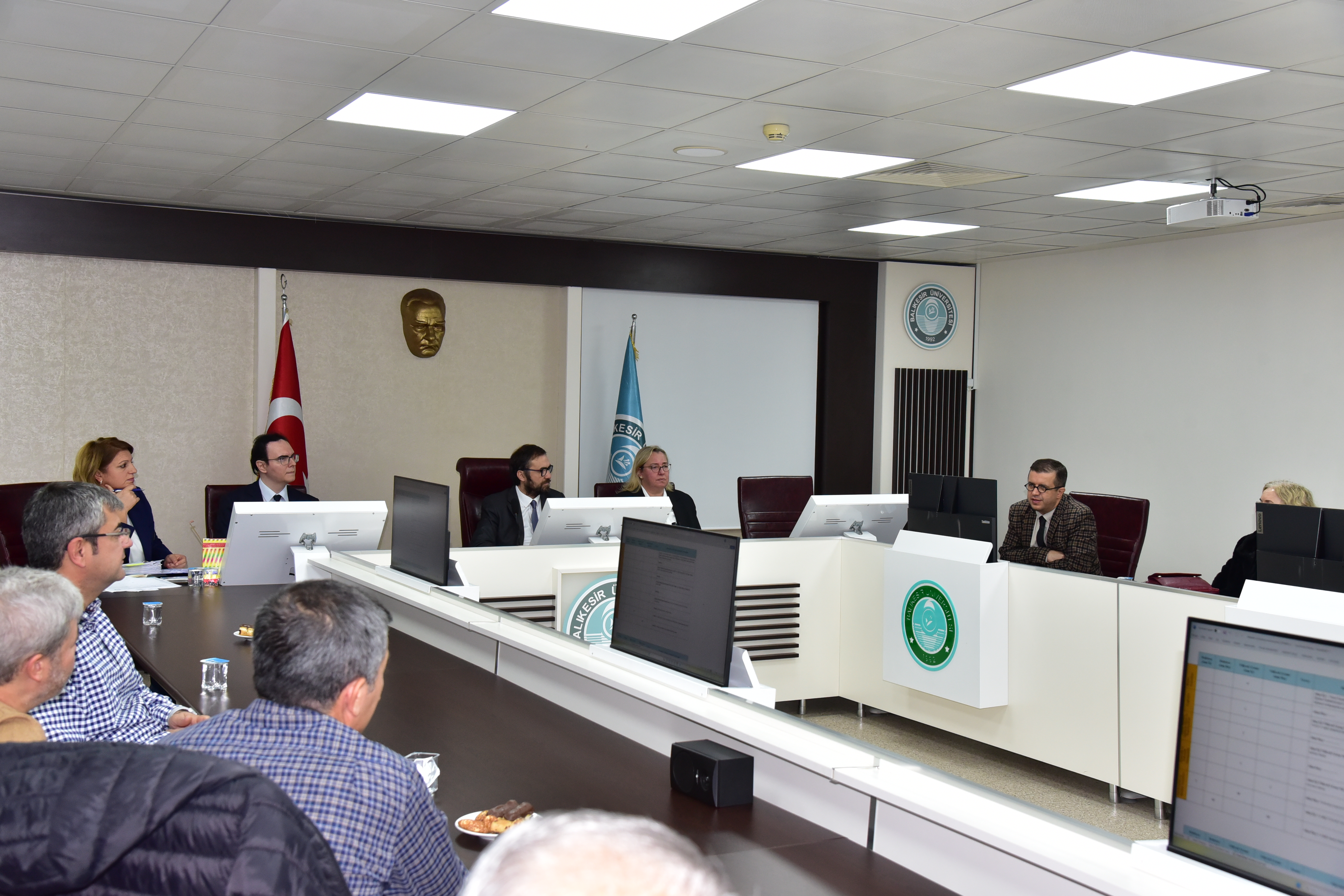 The First Institute Council Meeting for the 2025-2026 Academic Year Was Held. 5
