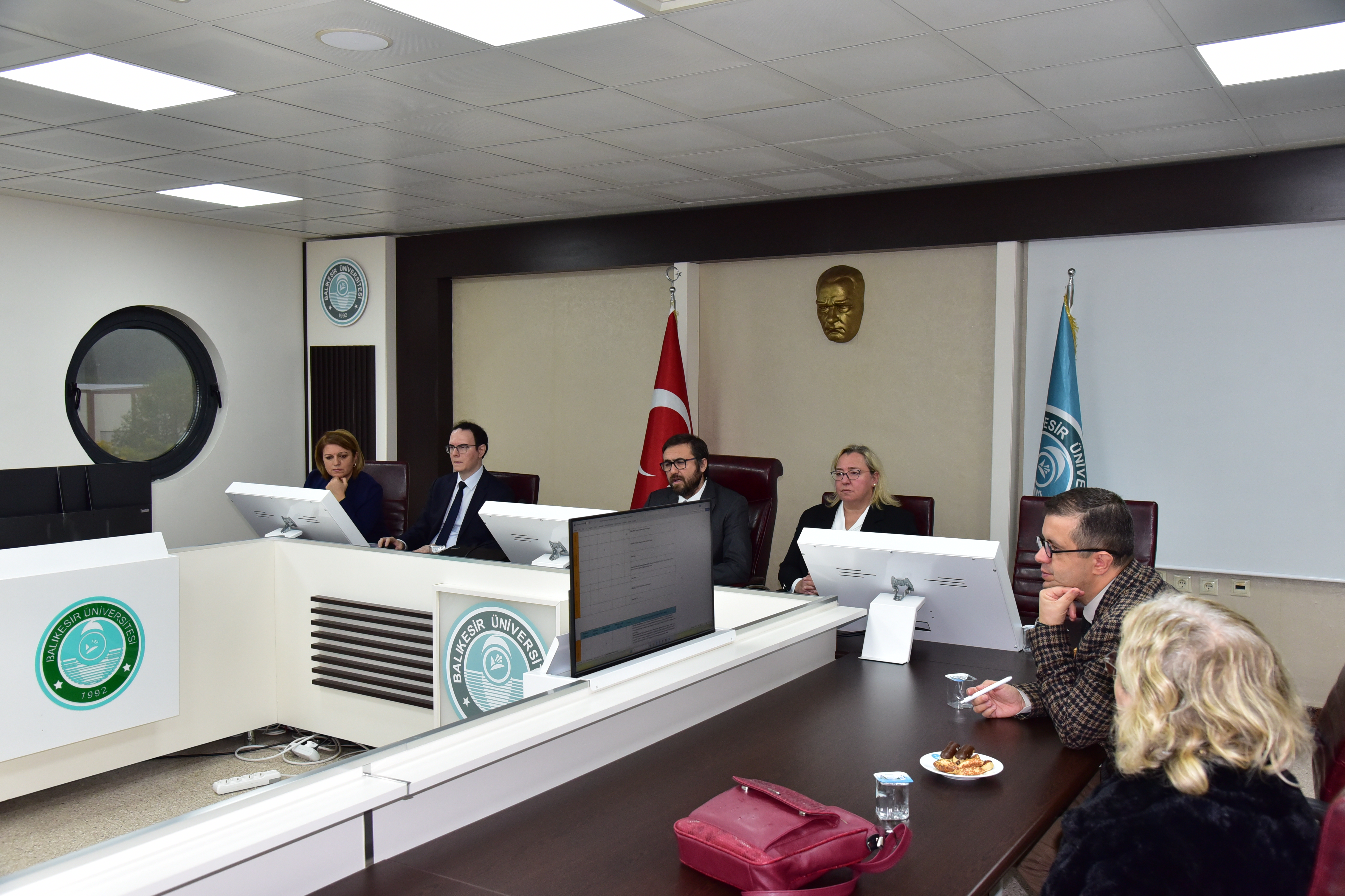 The First Institute Council Meeting for the 2025-2026 Academic Year Was Held. 2