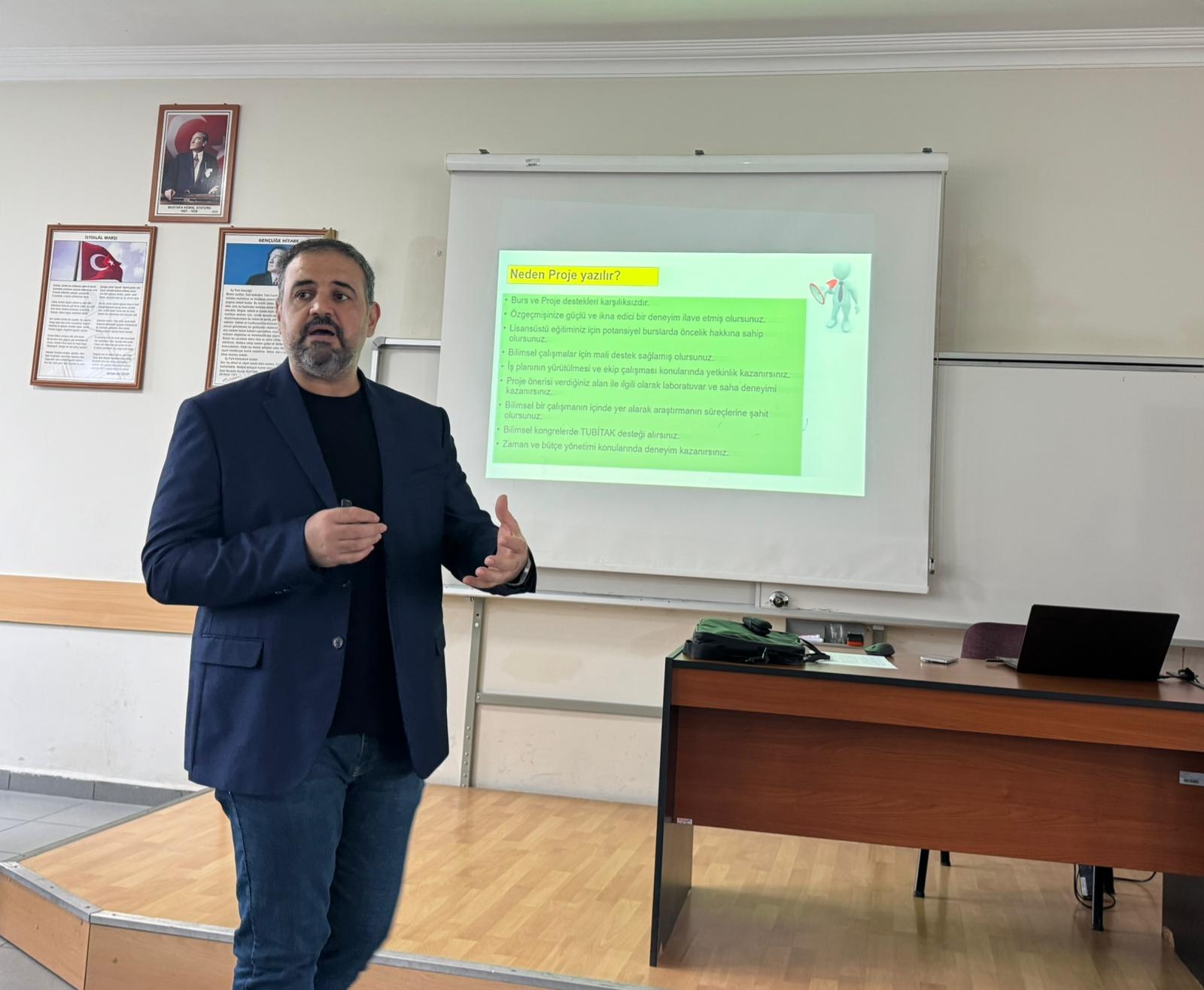 TÜBİTAK 2209-A Üniversite Öğrencileri Araştırma Projeleri Destekleme Programı Bilgilendirme Semineri Gerçekleştirildi