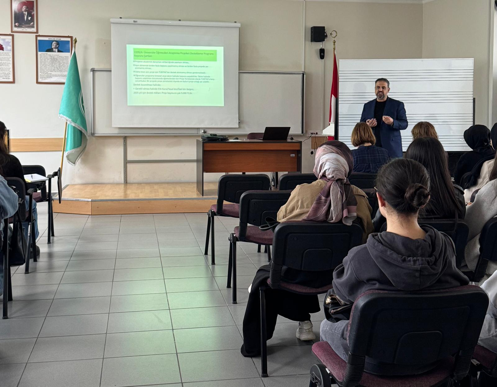 TÜBİTAK 2209-A Üniversite Öğrencileri Araştırma Projeleri Destekleme Programı Bilgilendirme Semineri  Gerçekleştirildi 2