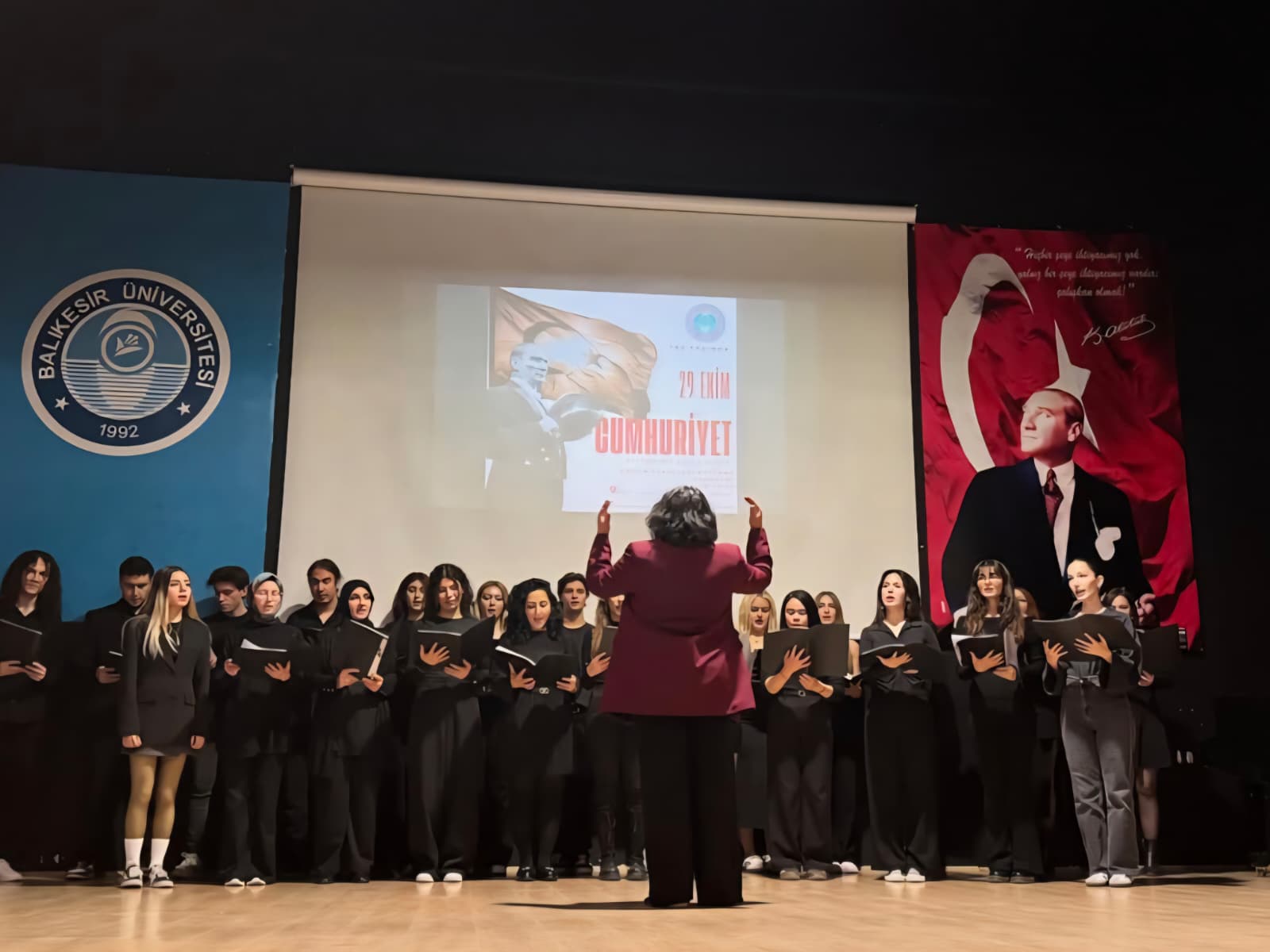 Cumhuriyet Coşkusunu Hep Birlikte Yaşadık 1