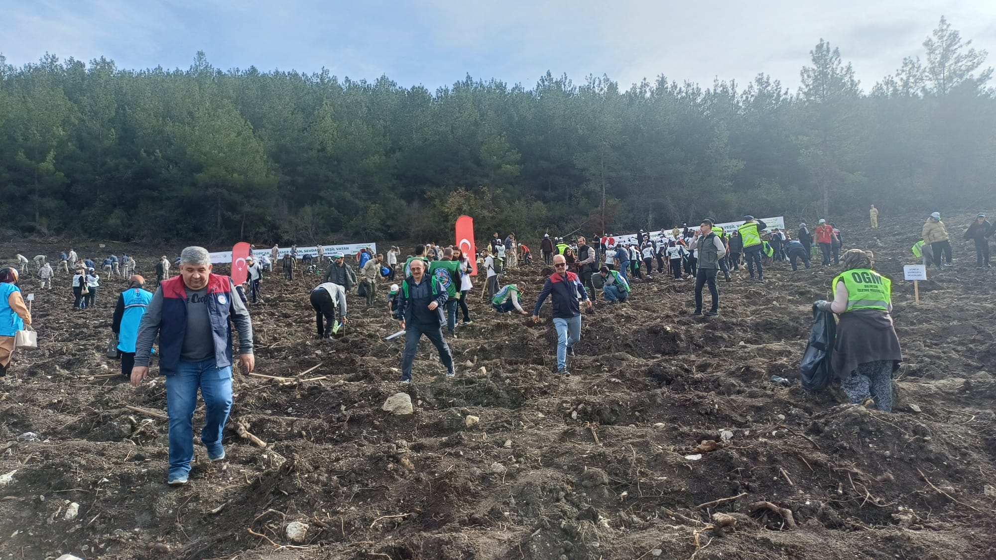 Balıkesir Üniversitesi Milli Ağaçlandırma Günü Fidan Dikim Töreninde Temsil Edildi 5