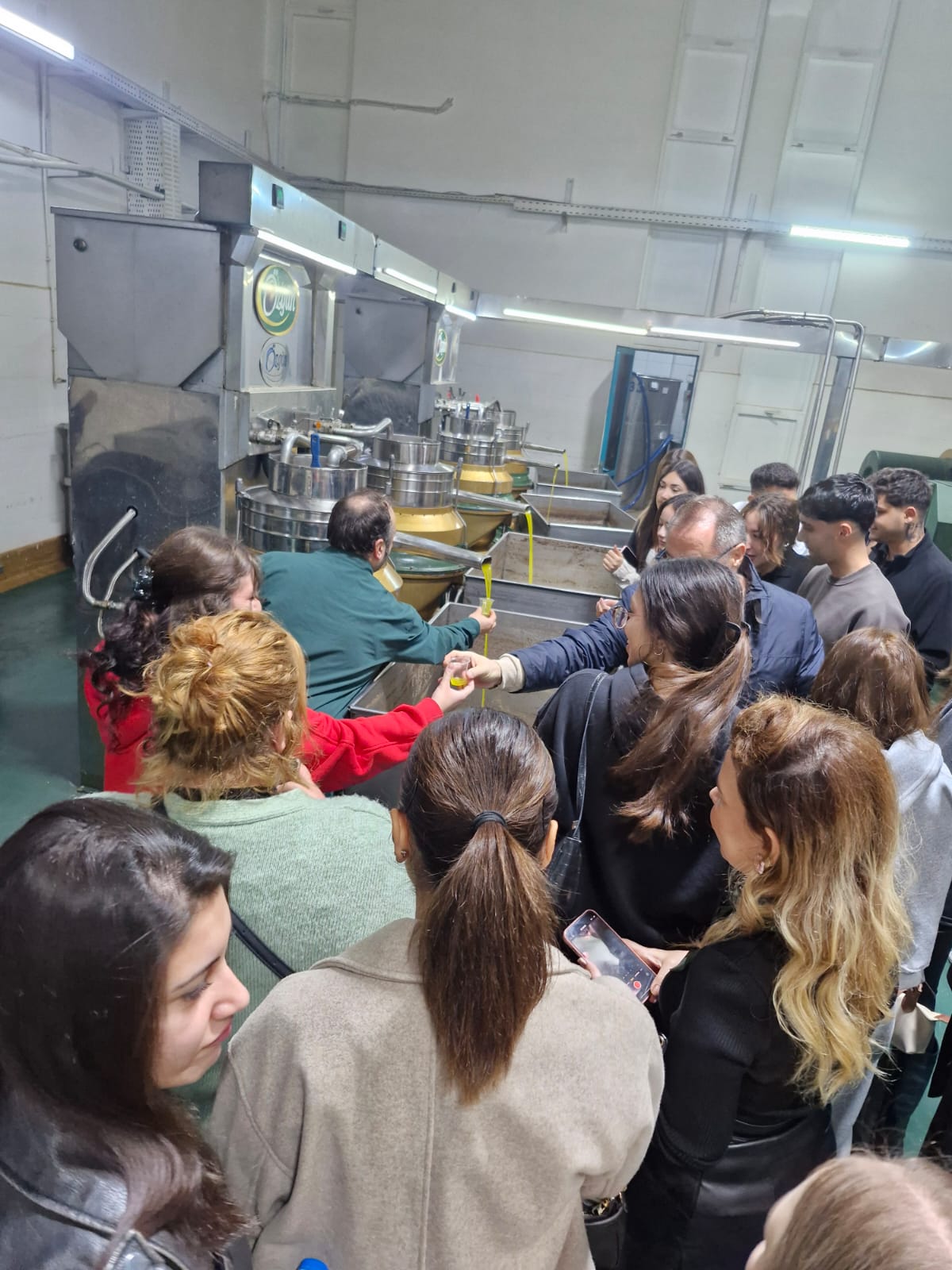 Meslek Yüksekokulumuz İşletme Yönetimi ve Pazarlama Programı öğrencilerinden Özgün Zeytincilik Fabrikasına Ziyaret 2
