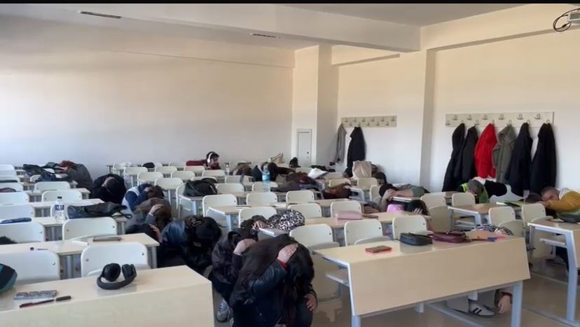 Savaştepe MYO’da Acil Durum ve Yangın Söndürme Tatbikatı Gerçekleştirilmiştir. 1