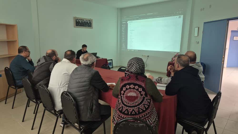 Dursunbey MYO Akademik Personeline “Web Sayfası ve Öz Değerlendirme Raporu Hazırlama” Eğitimi Verildi