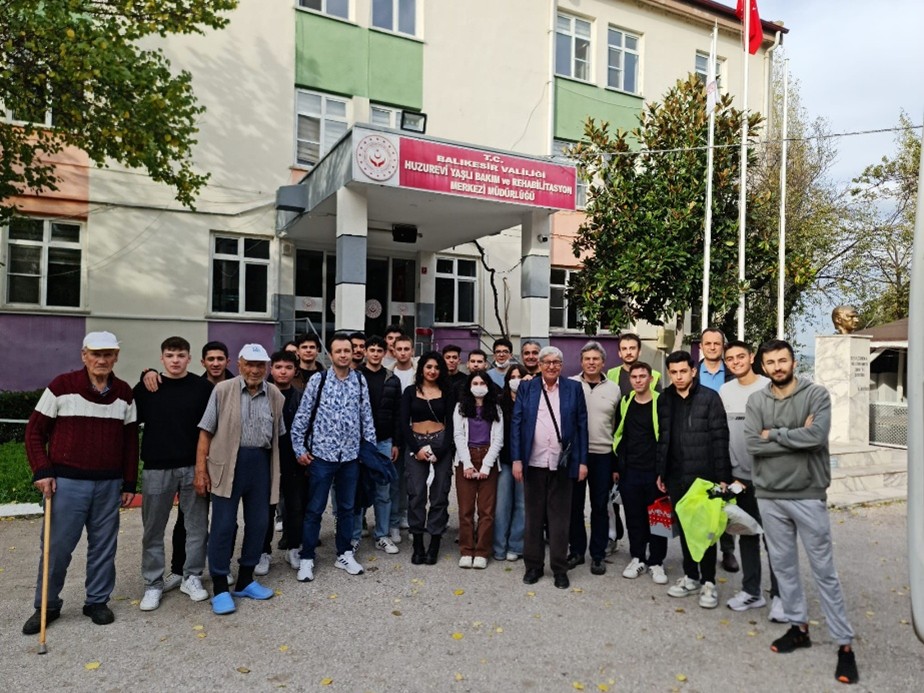 Sosyal Sorumluluk Etkinliği  Adnan Menderes Huzurevi Ziyareti