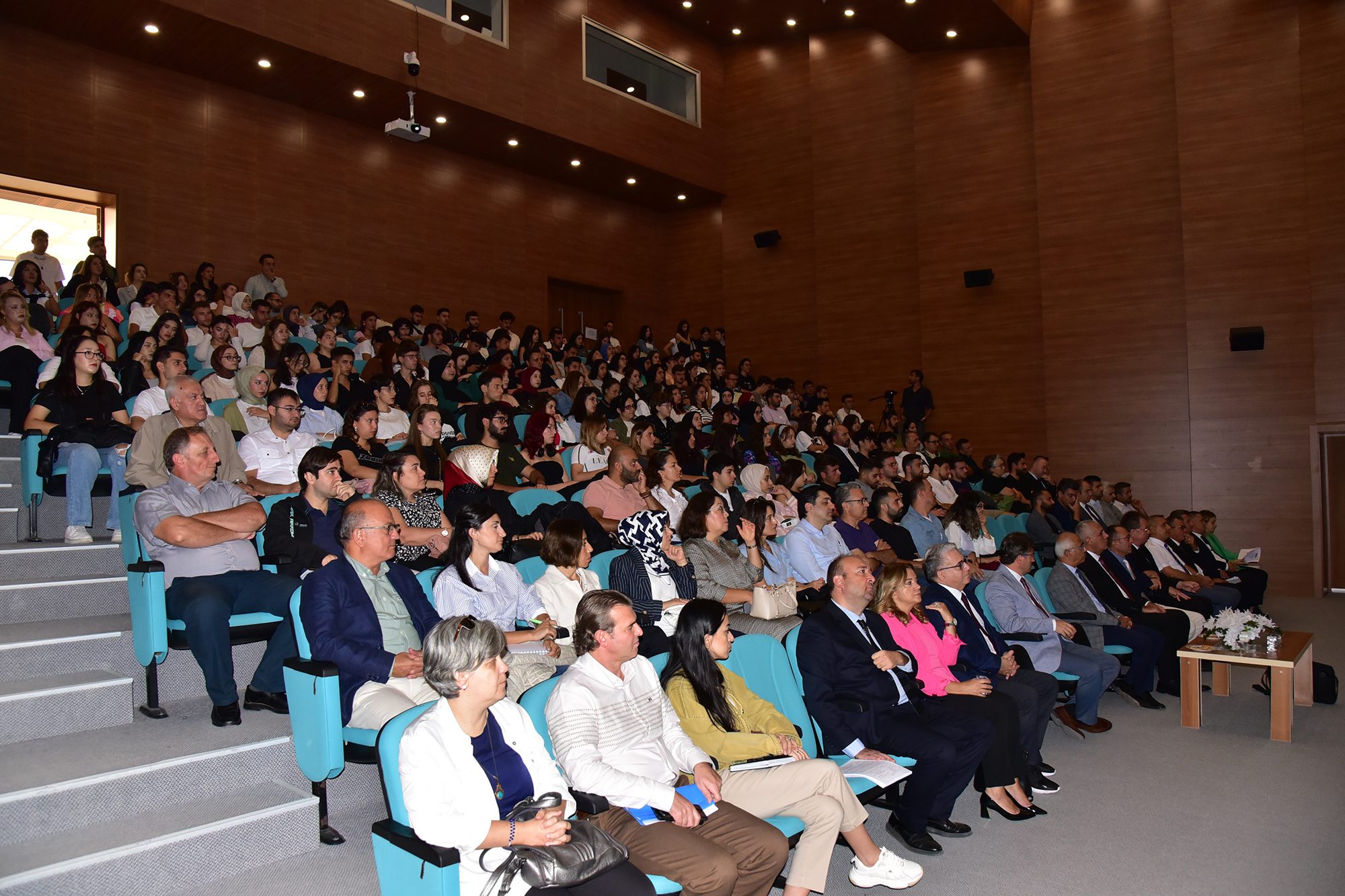 At BAÜN, ‘Problems and Proposed Solutions for the White Meat Sector’ were discussed 4
